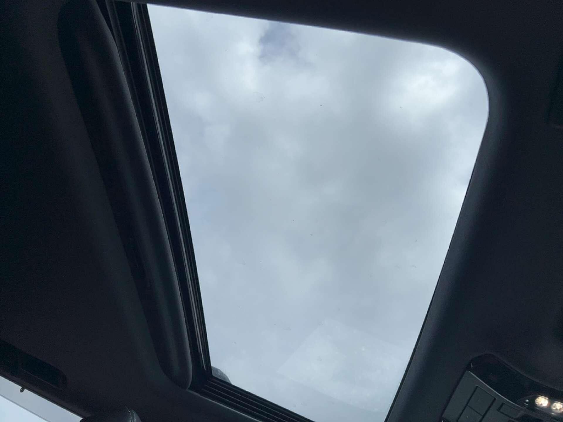 Toyota Land Cruiser view 32