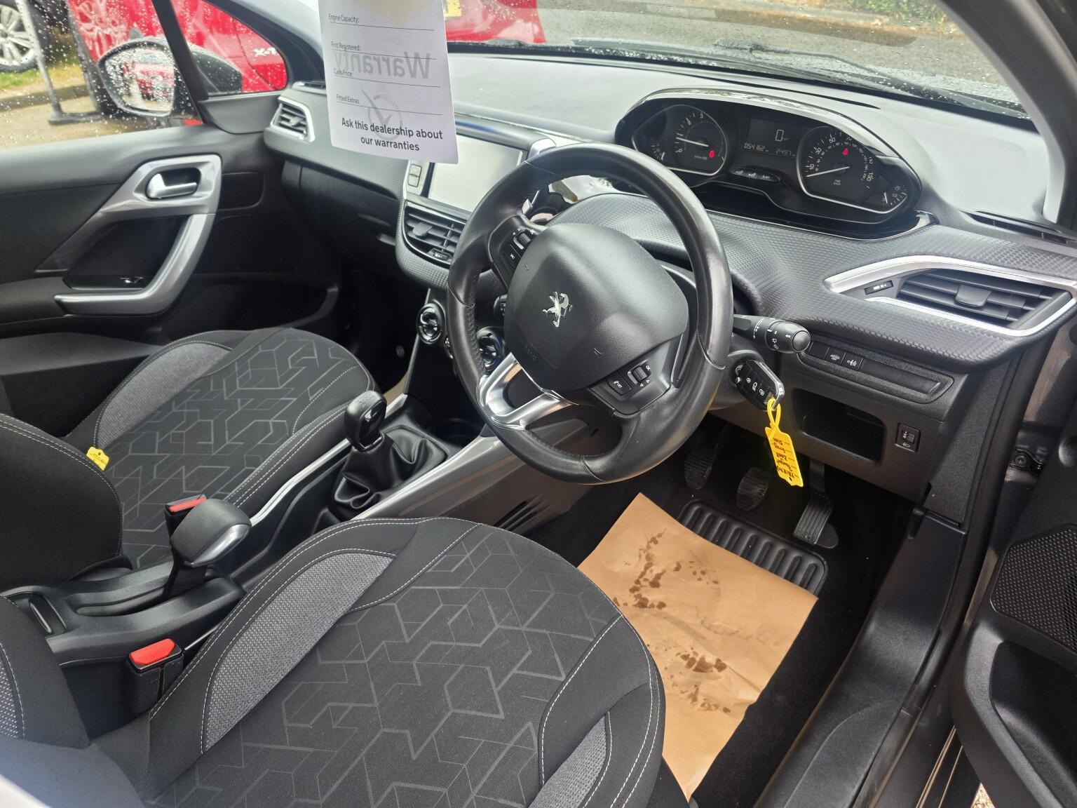 Peugeot 2008 view 8