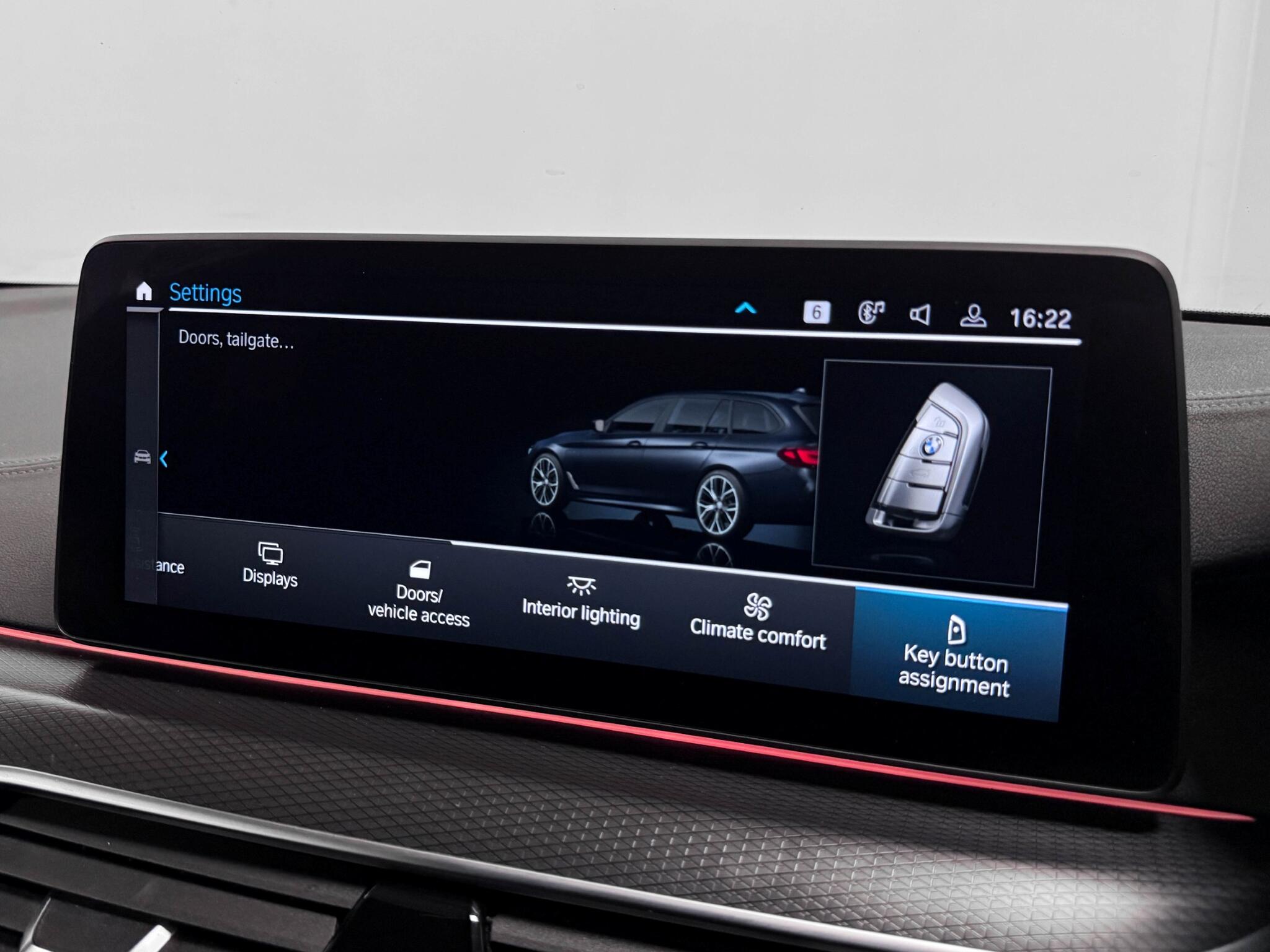 BMW 5 Series view 46