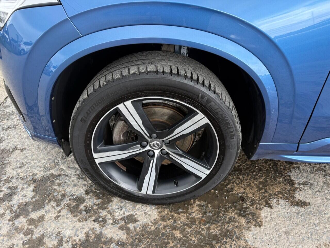 Volvo XC90 view 6