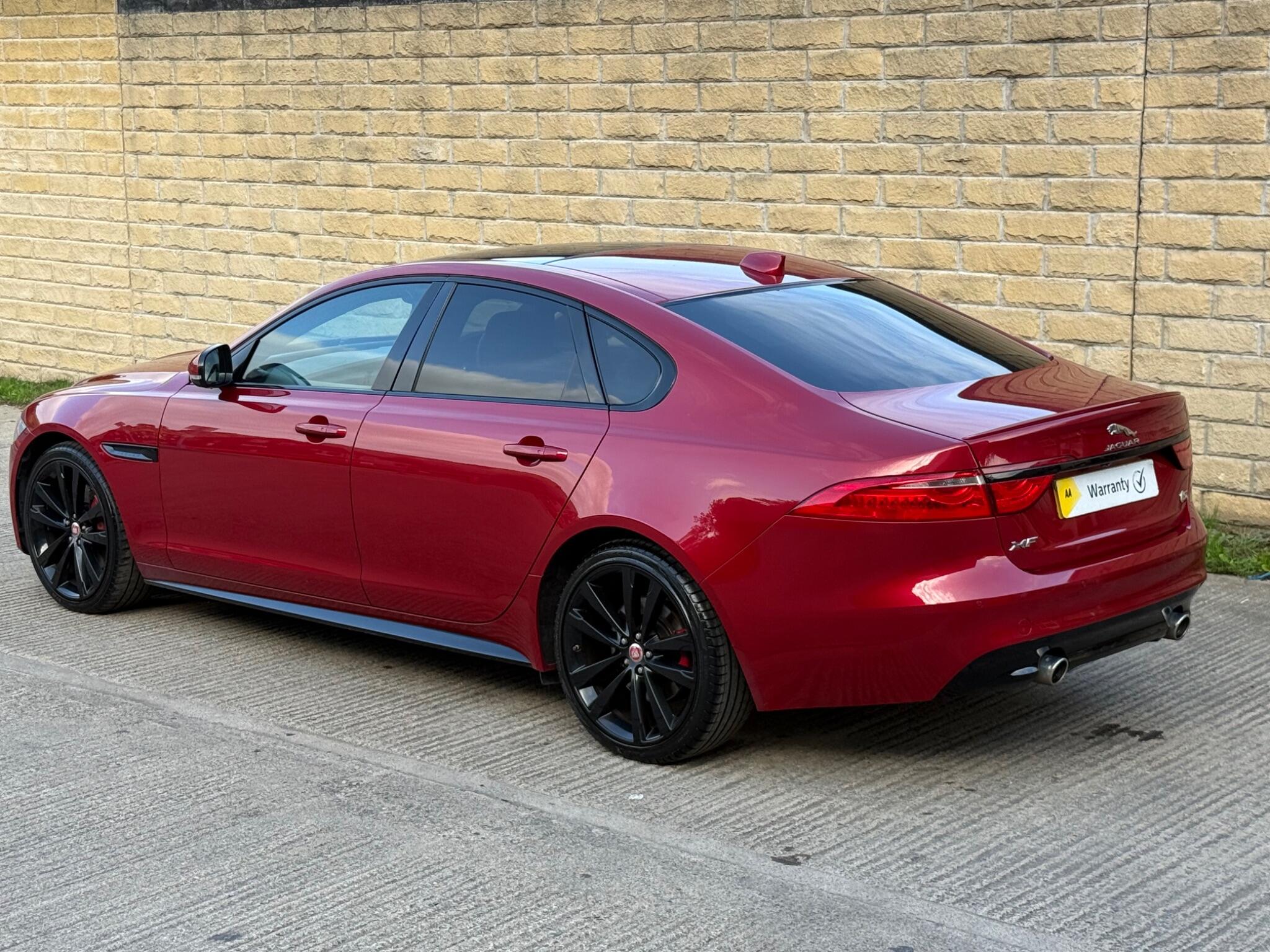 Jaguar XF view 3