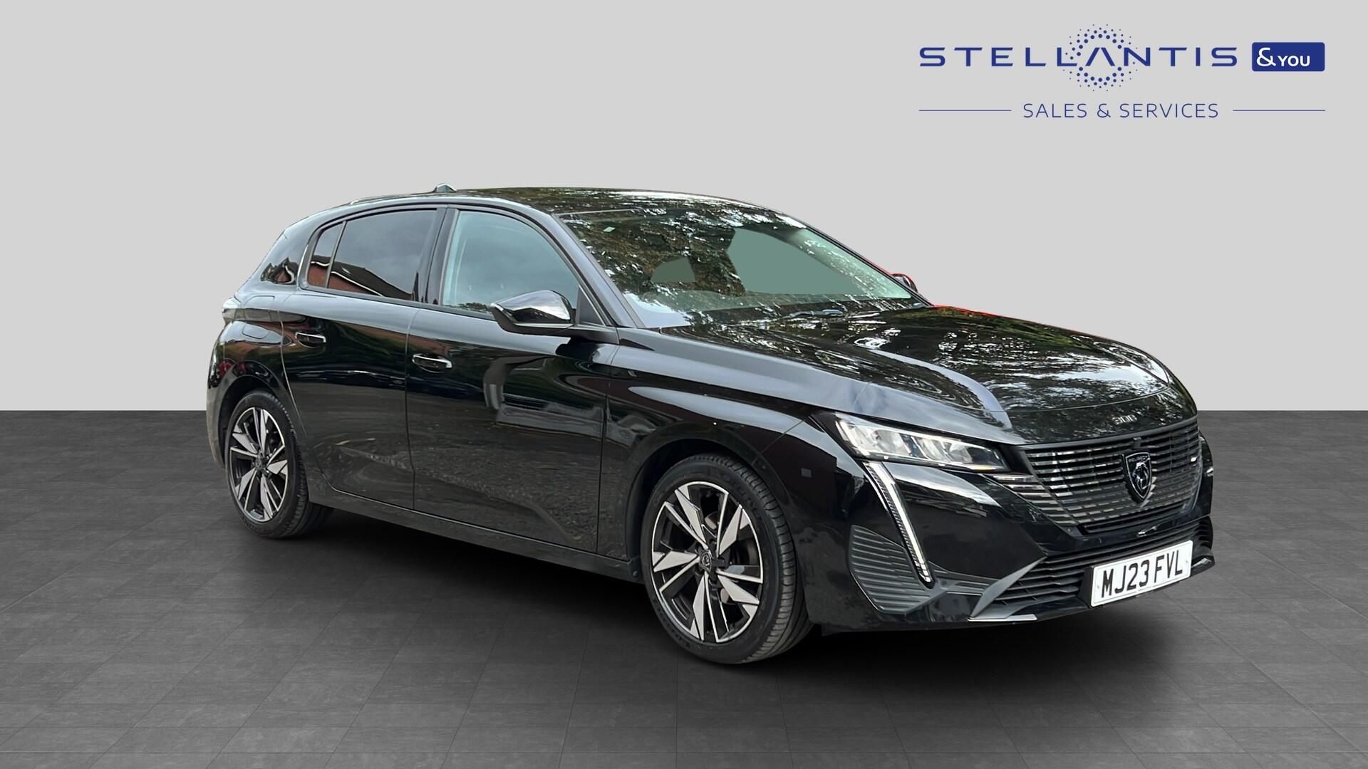 2023 Peugeot 308 — photo 1 of 5