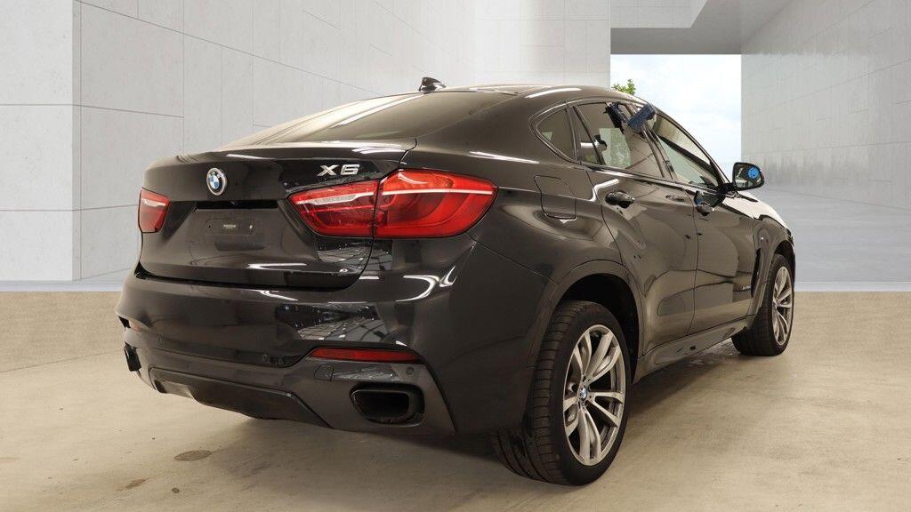 BMW X6 view 4