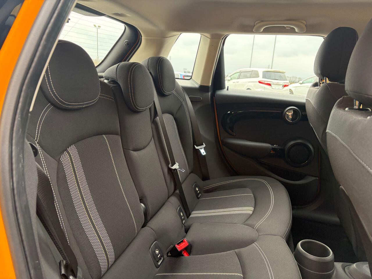 Mini Hatch view 23
