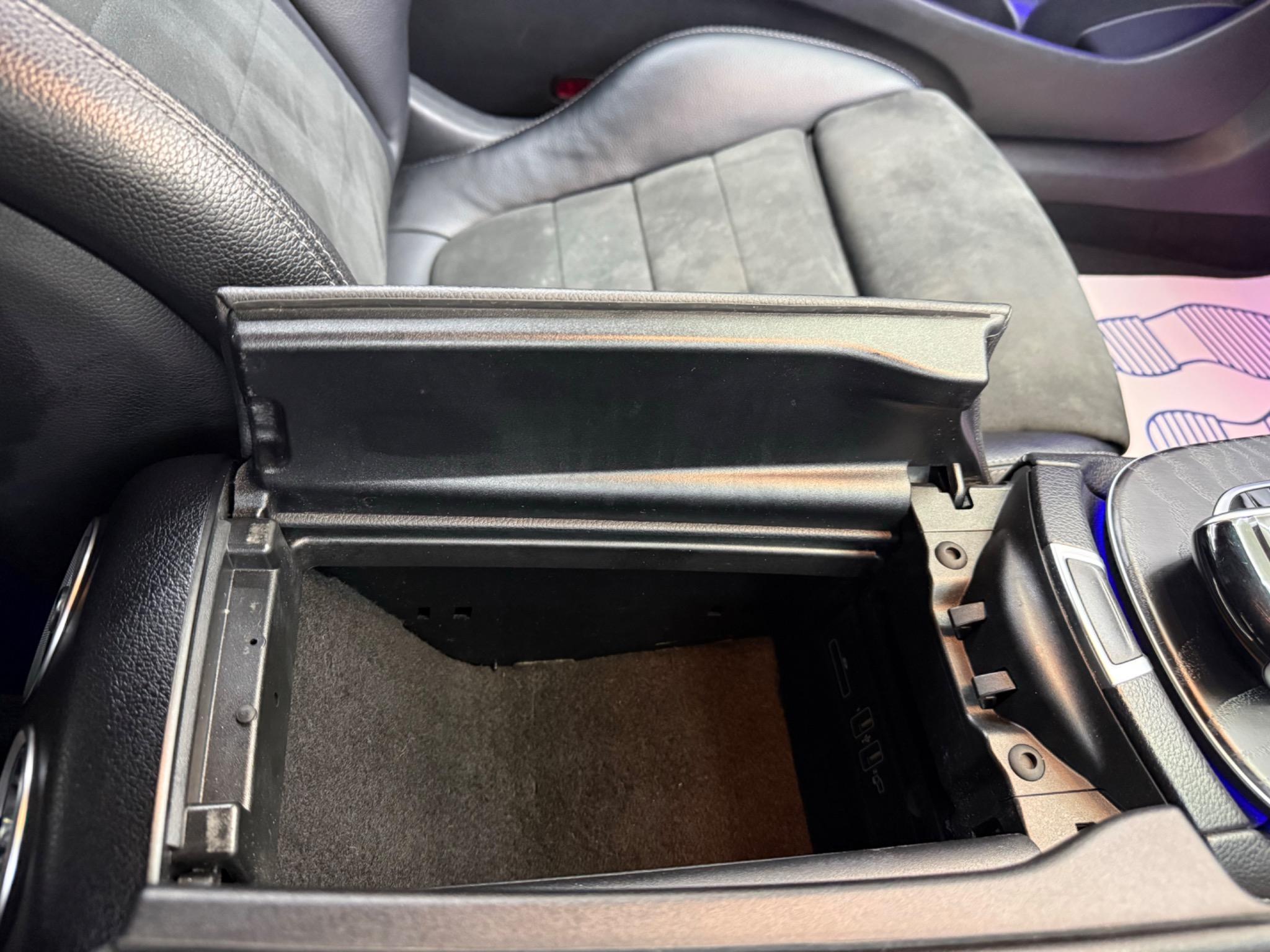 Mercedes-Benz E Class view 18