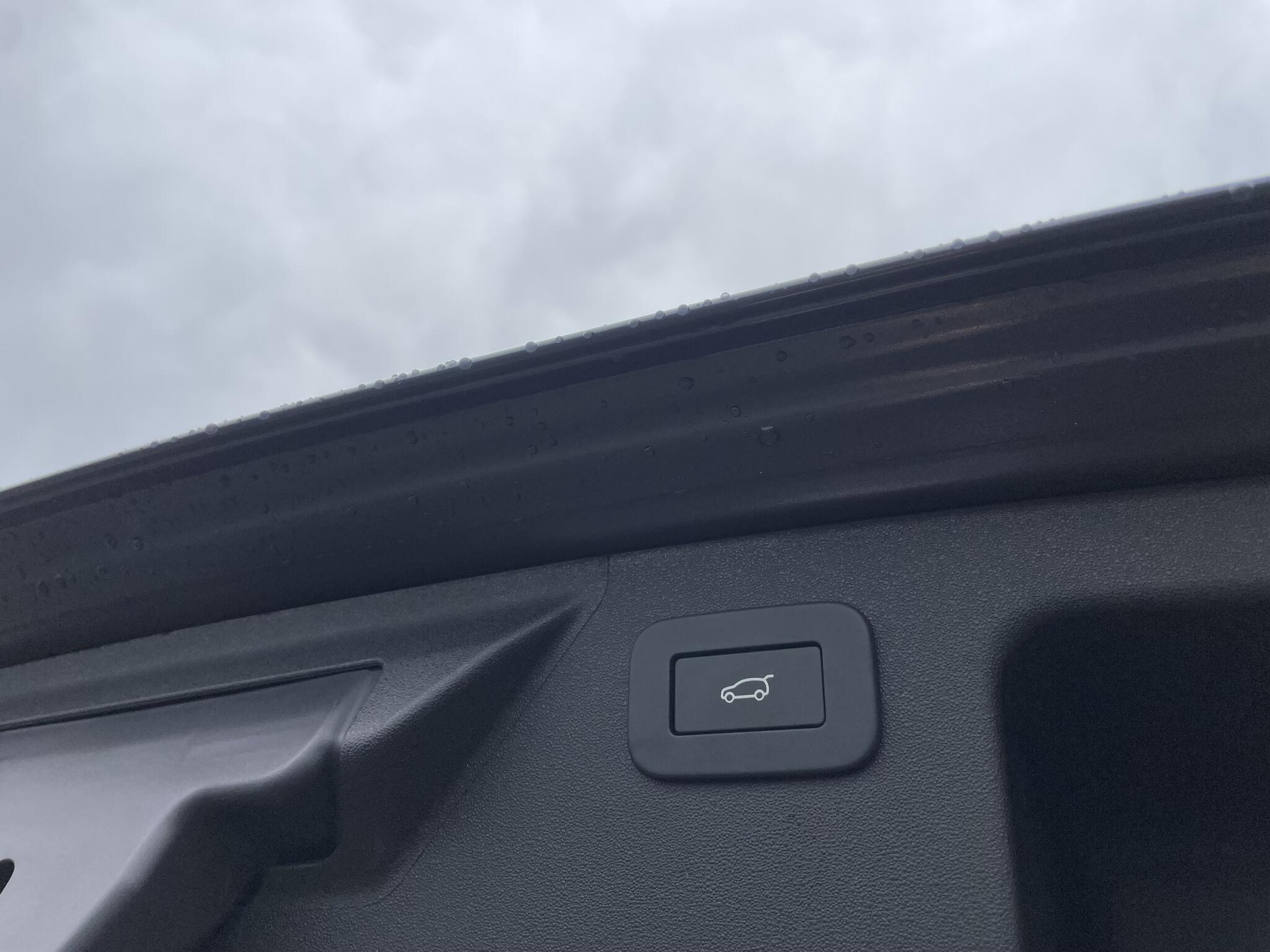 Land Rover Discovery Sport view 54