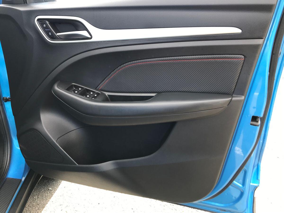 MG ZS view 16