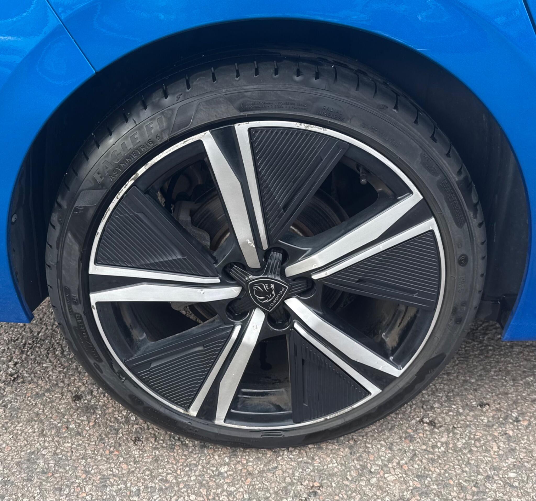 Peugeot 308 view 8