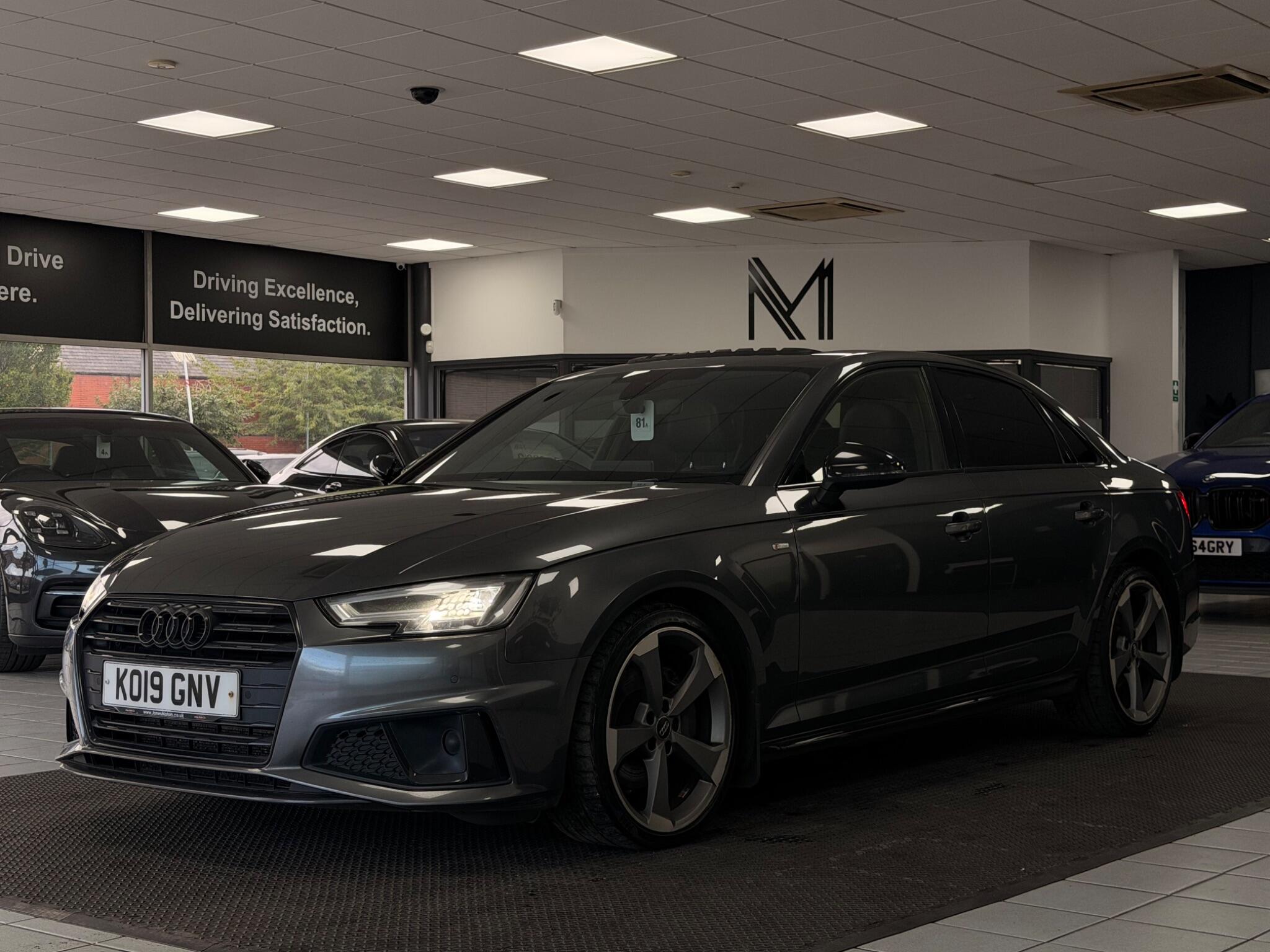 Audi A4 view 4