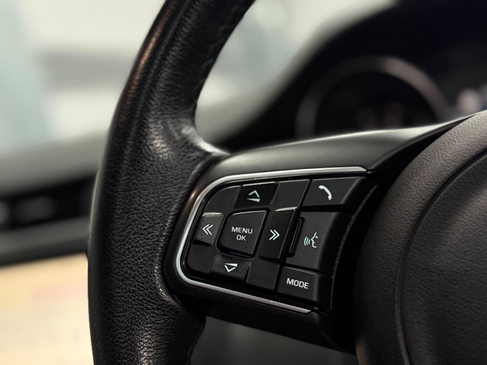 Jaguar E-Pace view 25