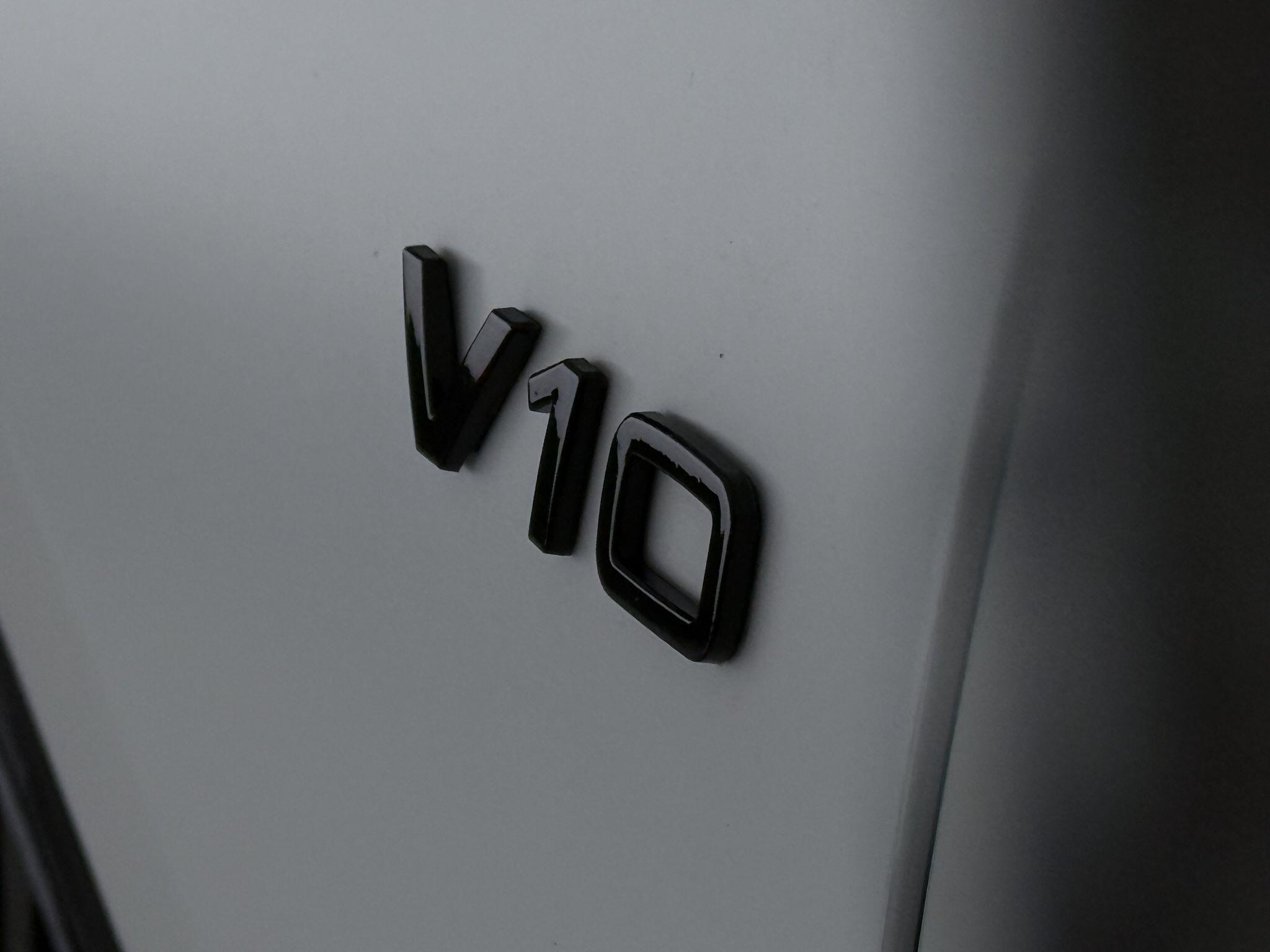 Audi R8 view 13