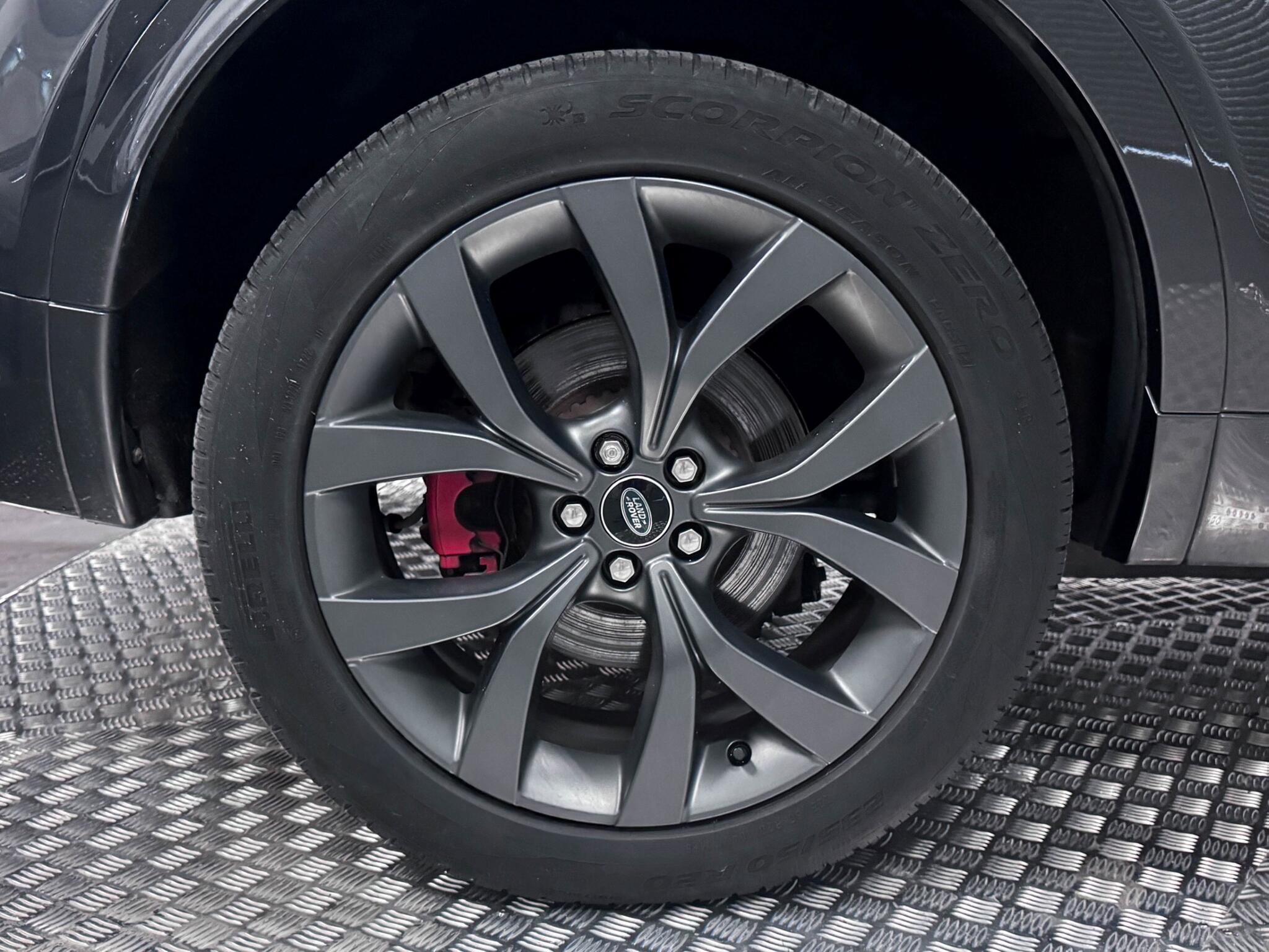 Land Rover Discovery Sport view 61