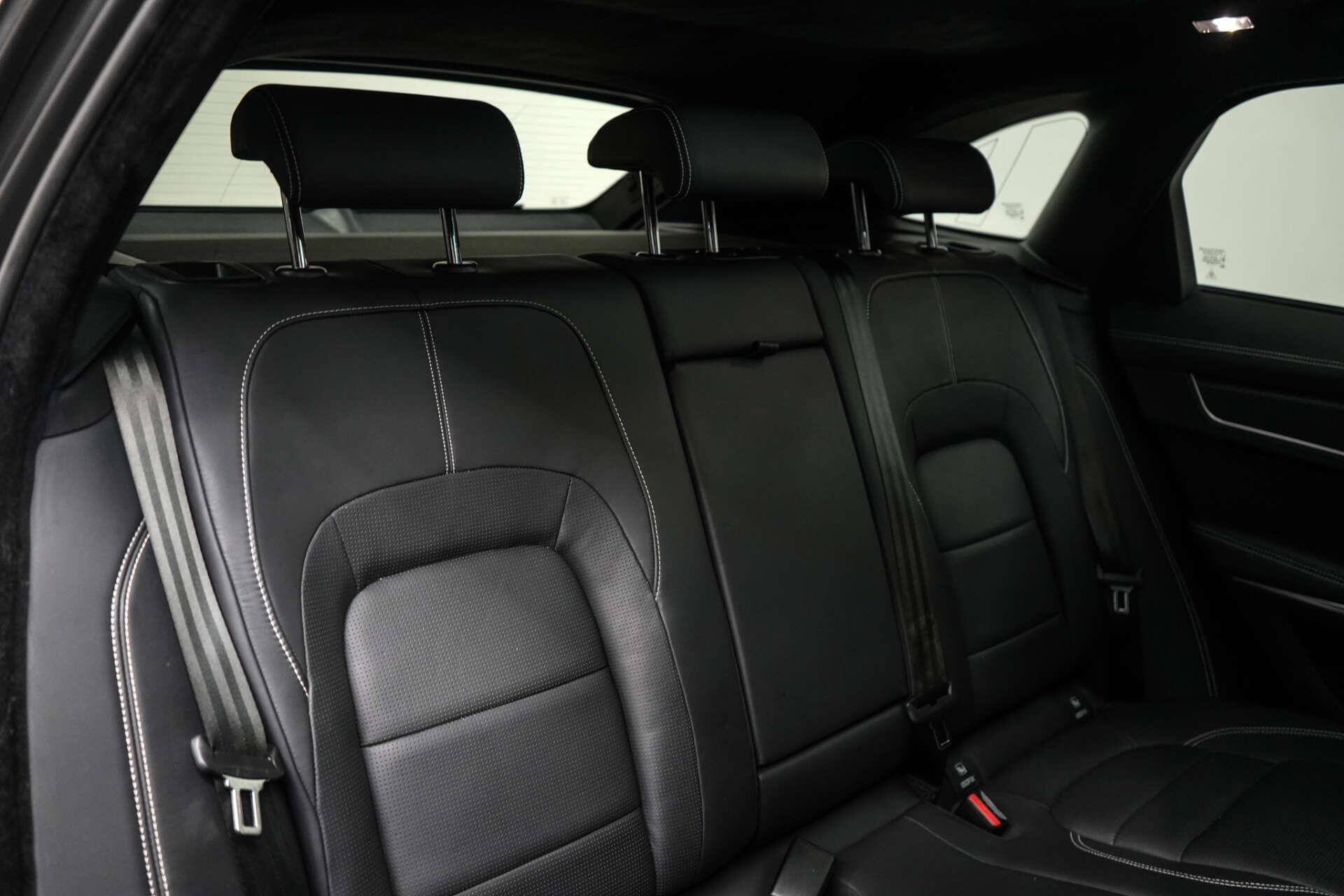 Jaguar F-Pace view 21