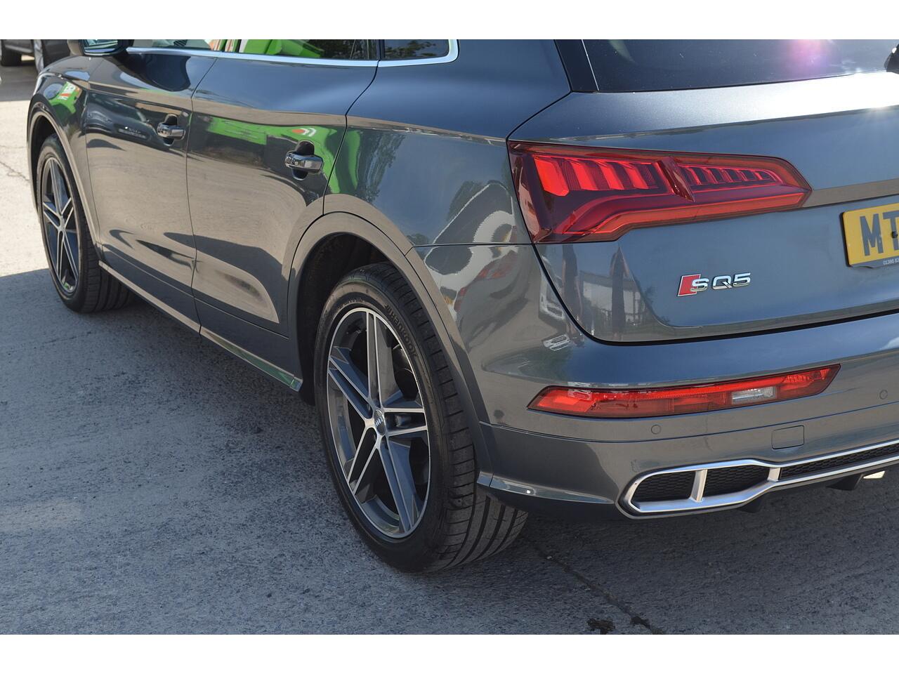 Audi SQ5 view 48