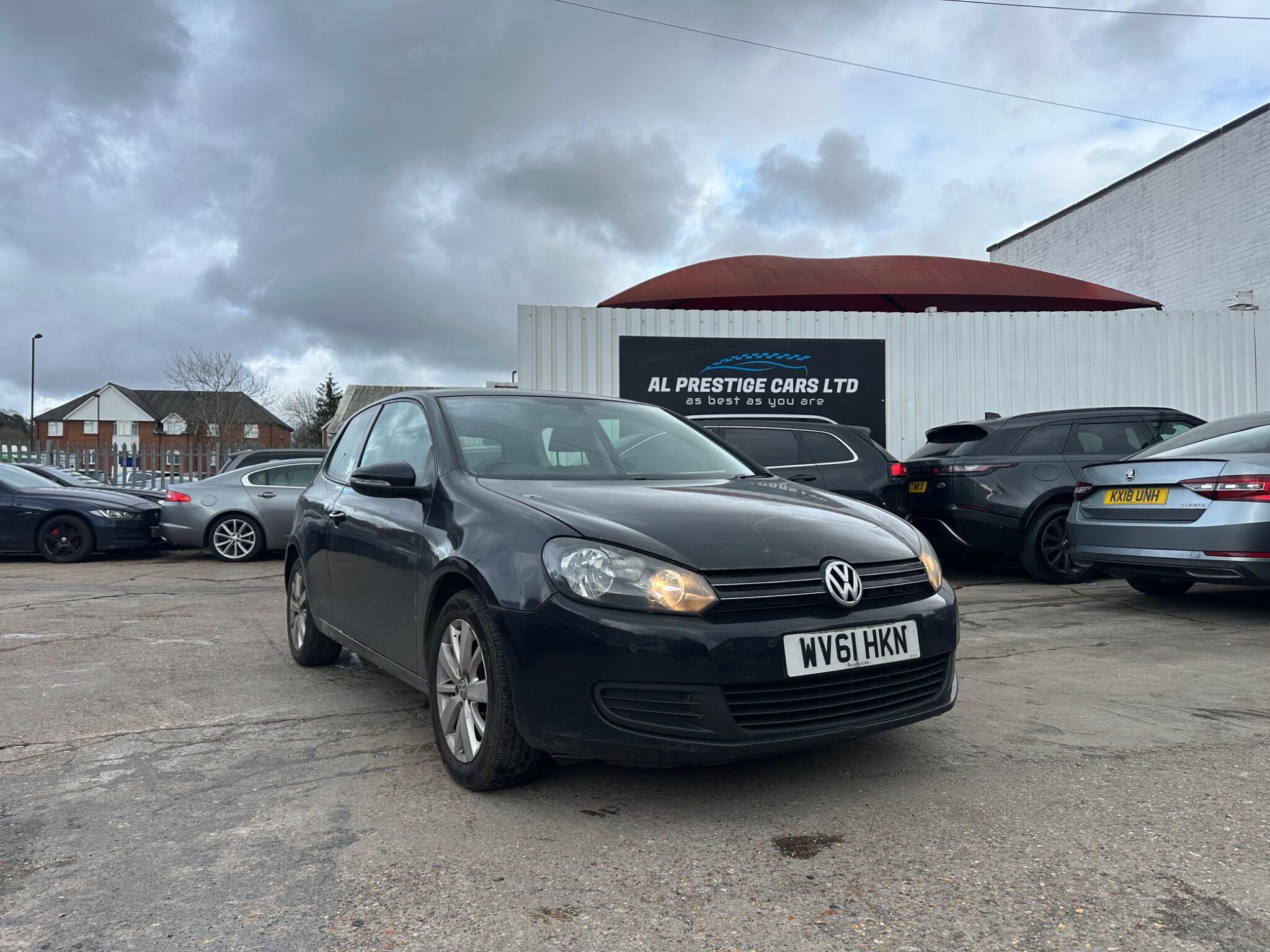 Volkswagen Golf view 2