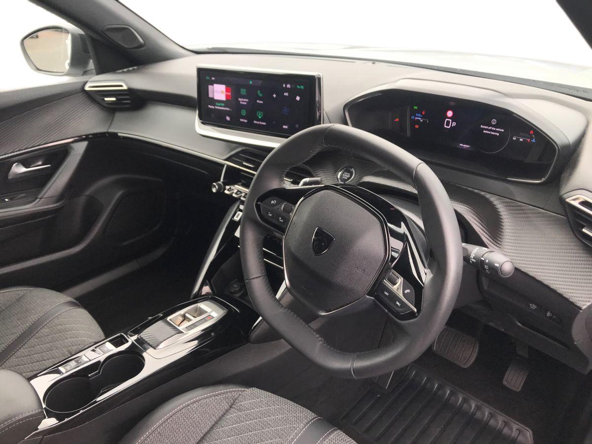 Peugeot 2008 view 3
