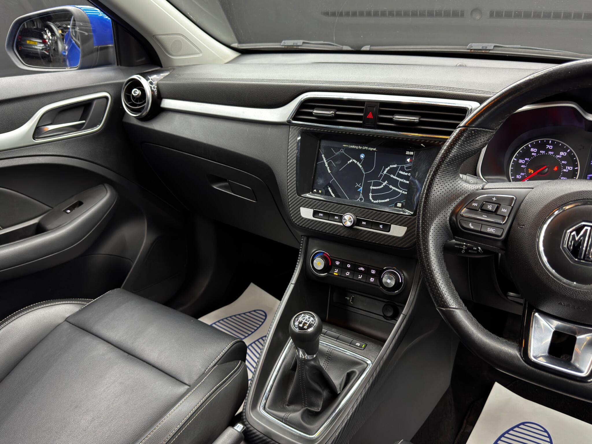 MG ZS view 24