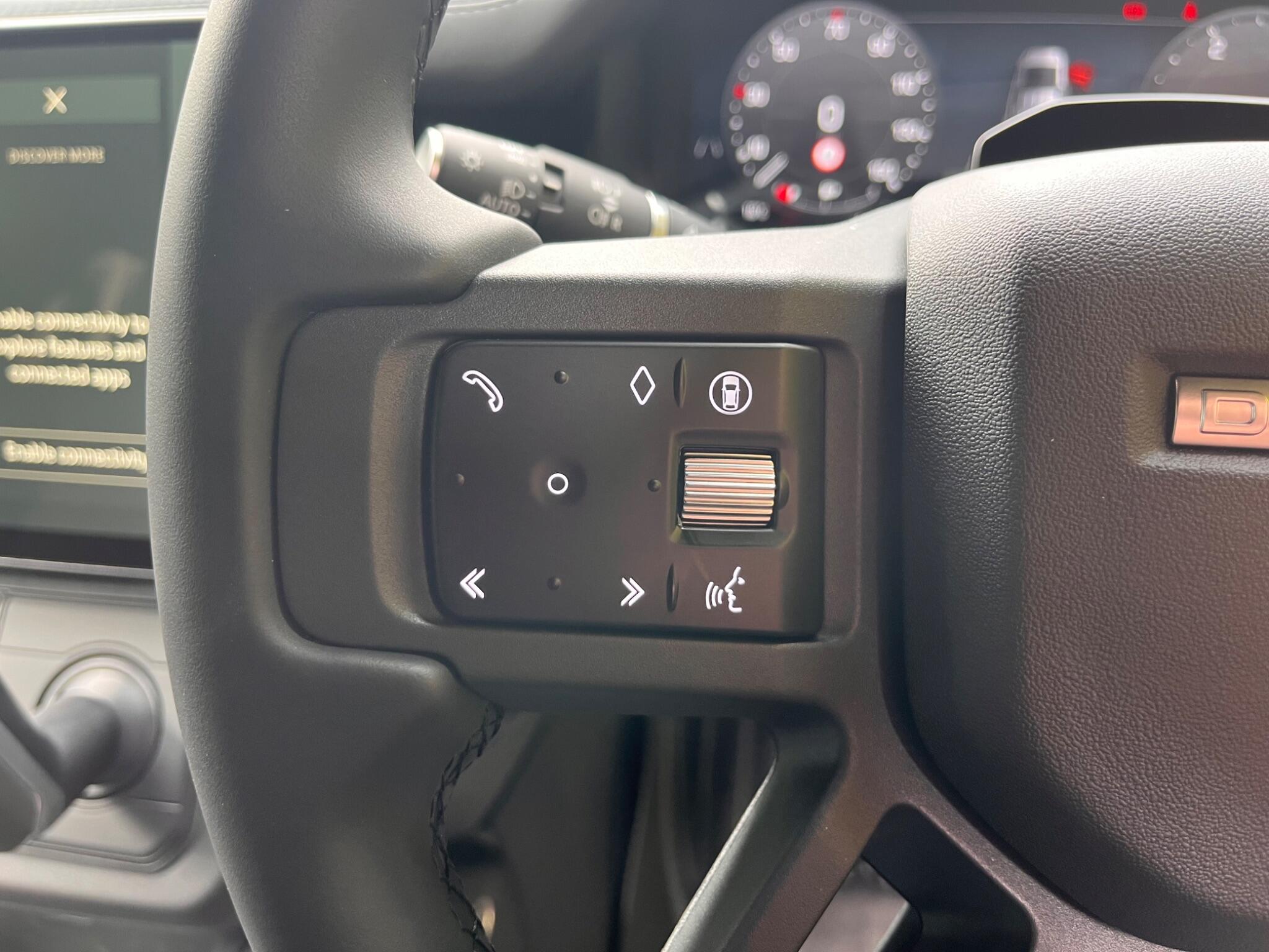 Land Rover Defender view 30