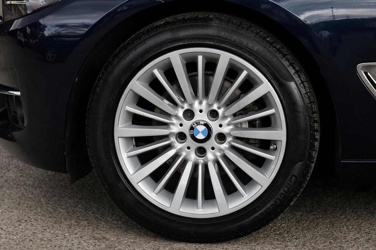 BMW 3 Series Gran Turismo view 42