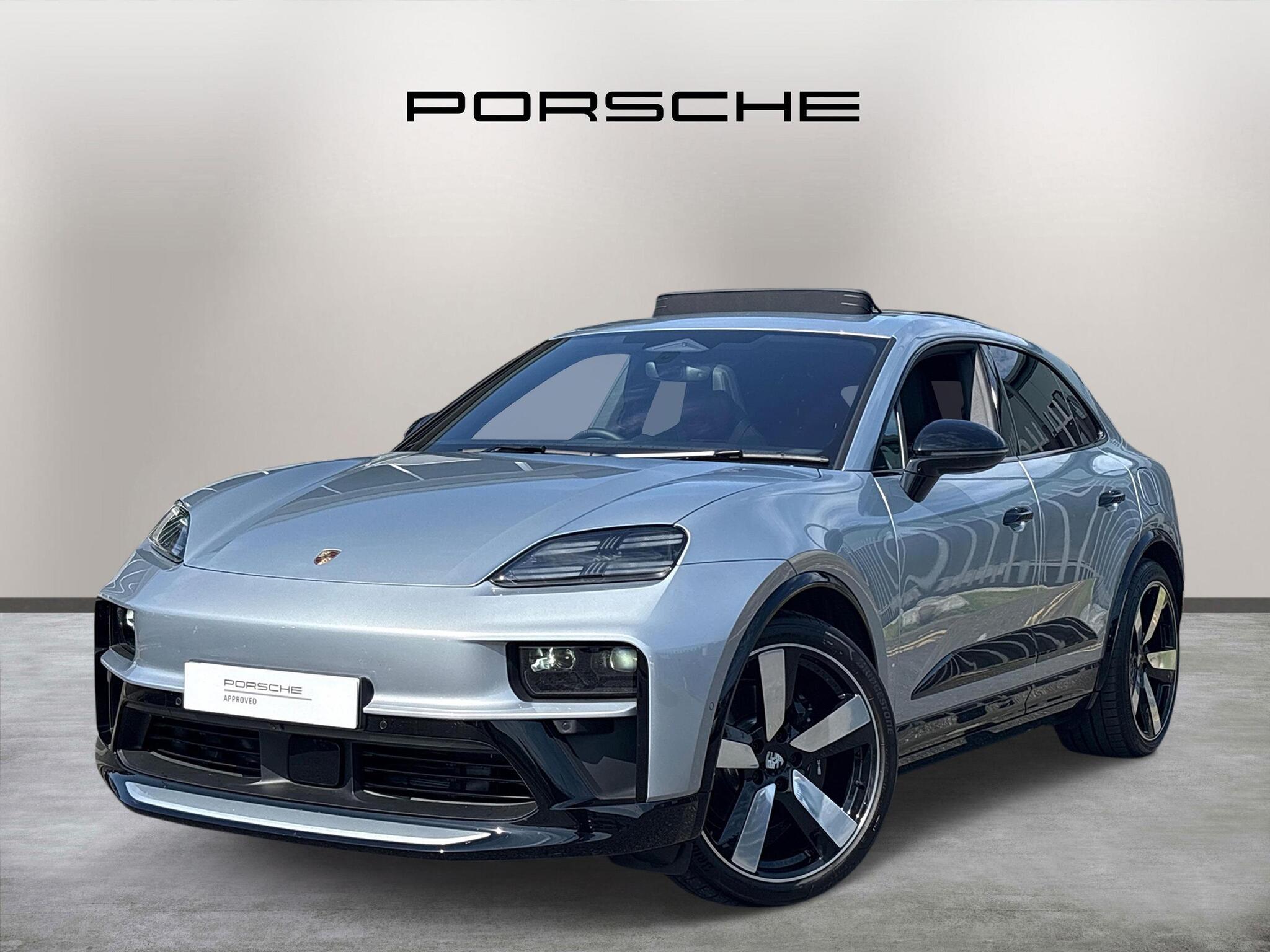 Porsche Macan view 3