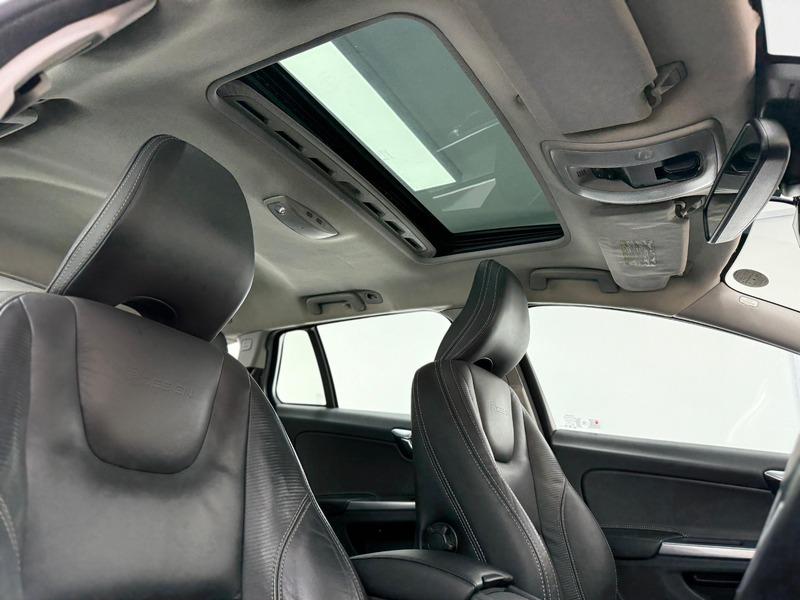 2013 Volvo V60 image 19