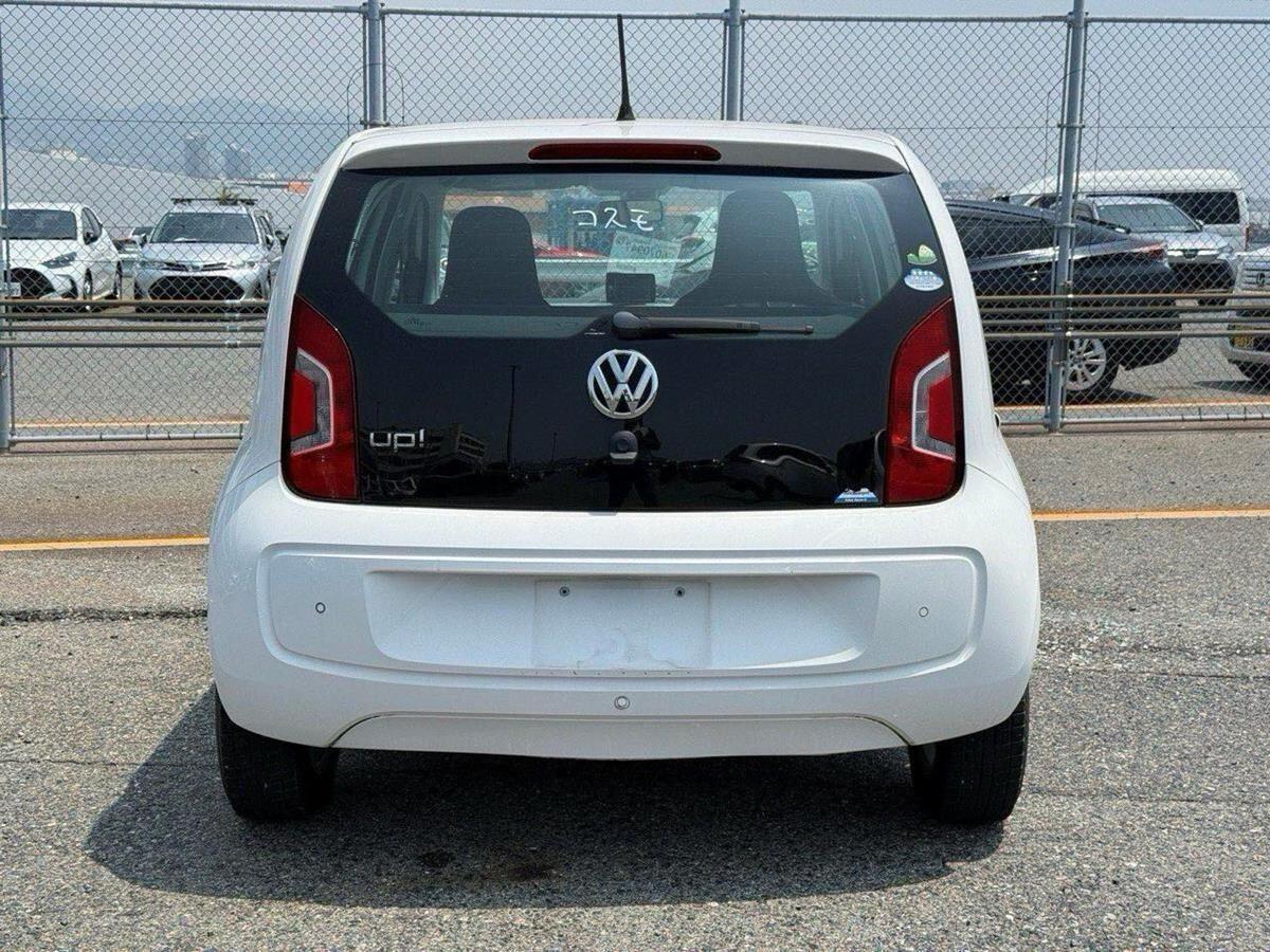 Volkswagen Up! view 9