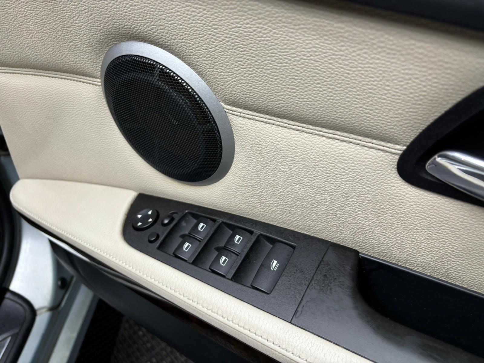 BMW 3 Series view 12