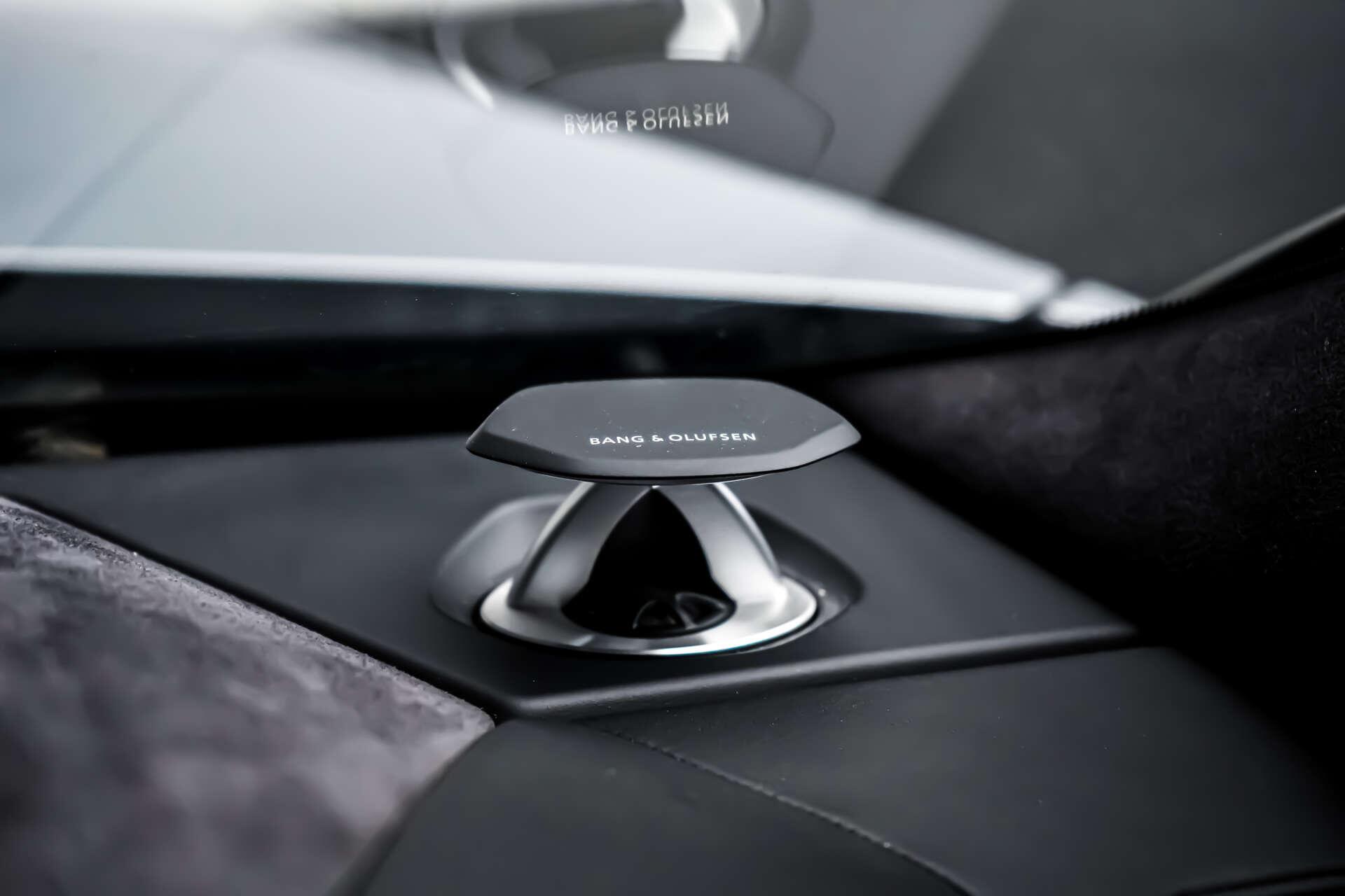 Lamborghini Urus view 25