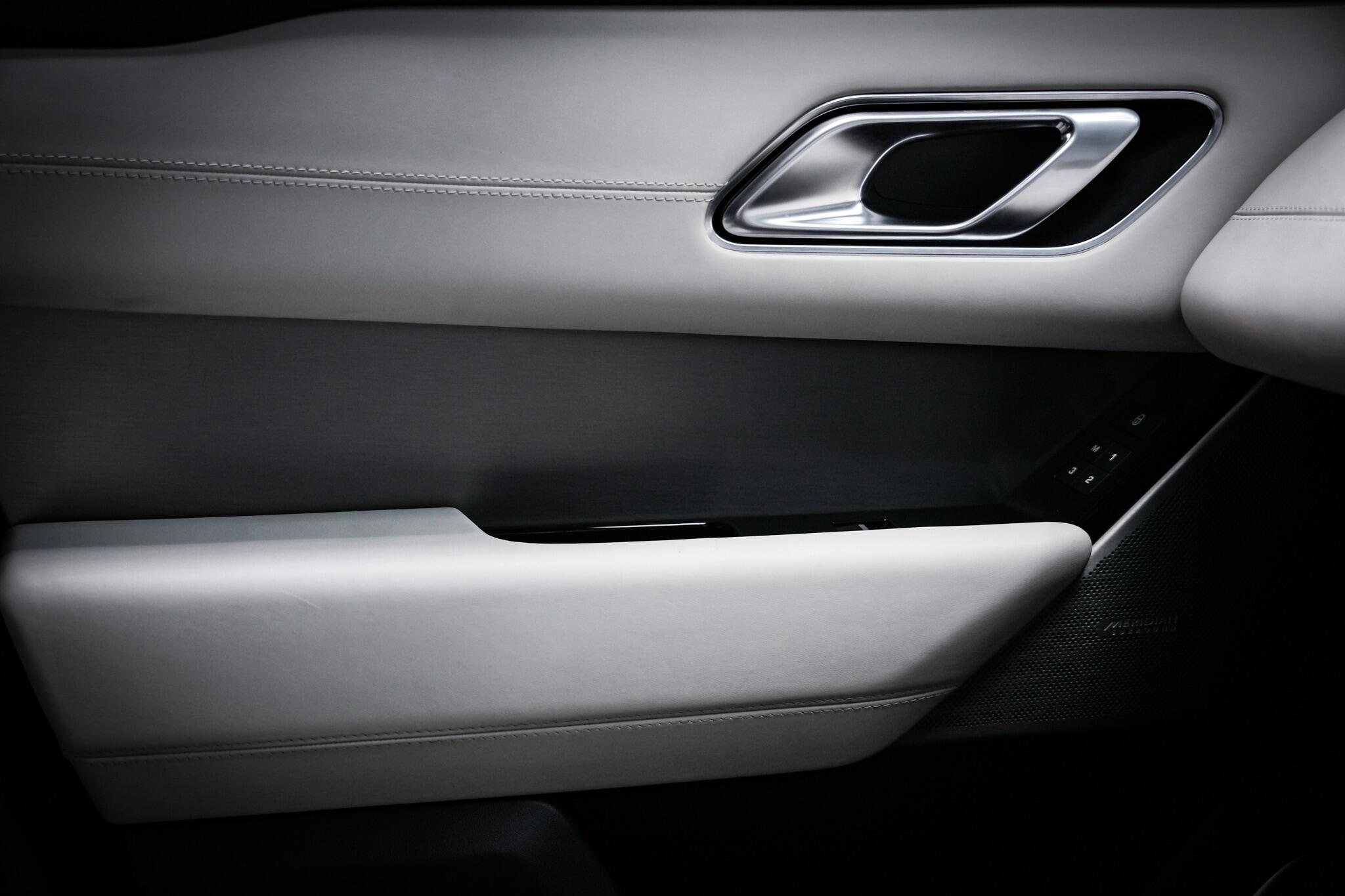 Land Rover Range Rover Velar view 46
