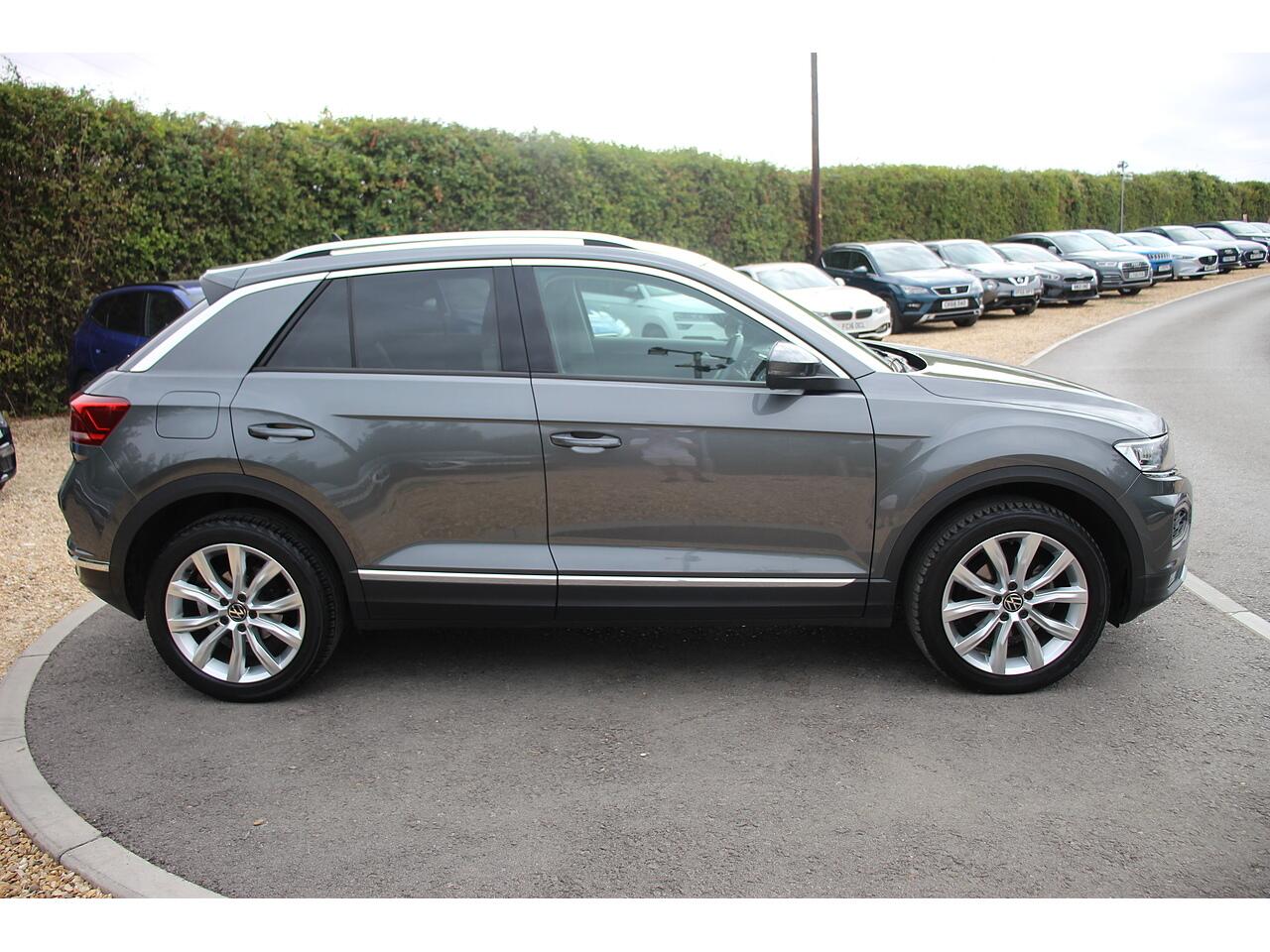 Volkswagen T-Roc view 7