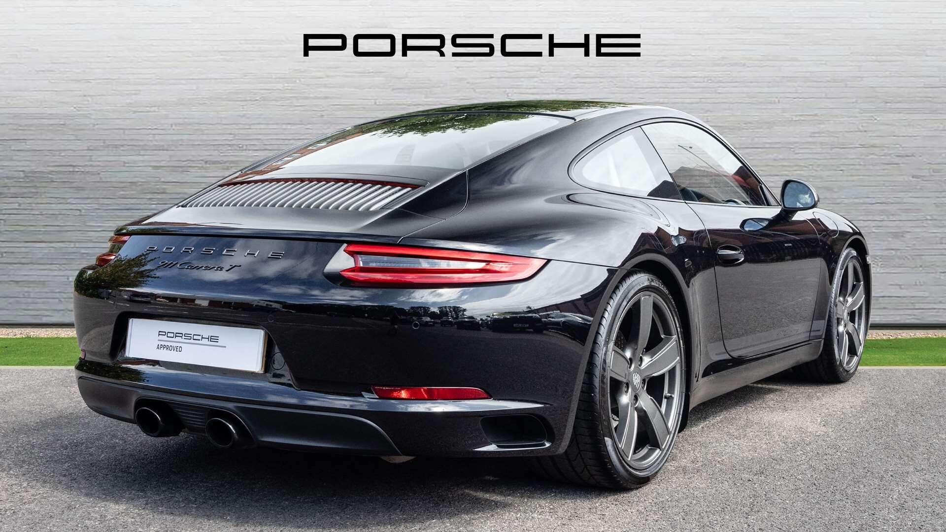 Porsche 911 view 3