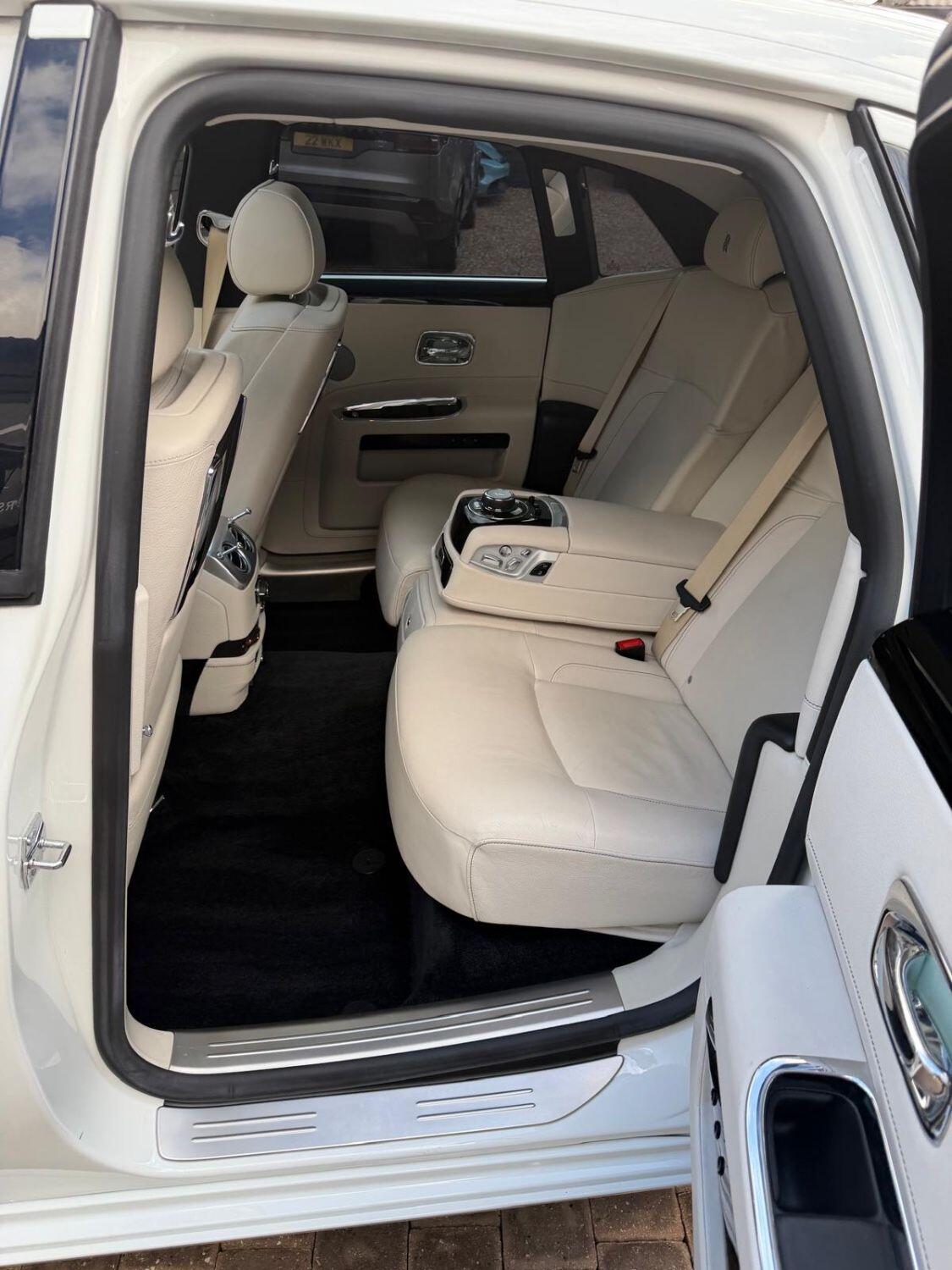 Rolls-Royce Ghost view 22