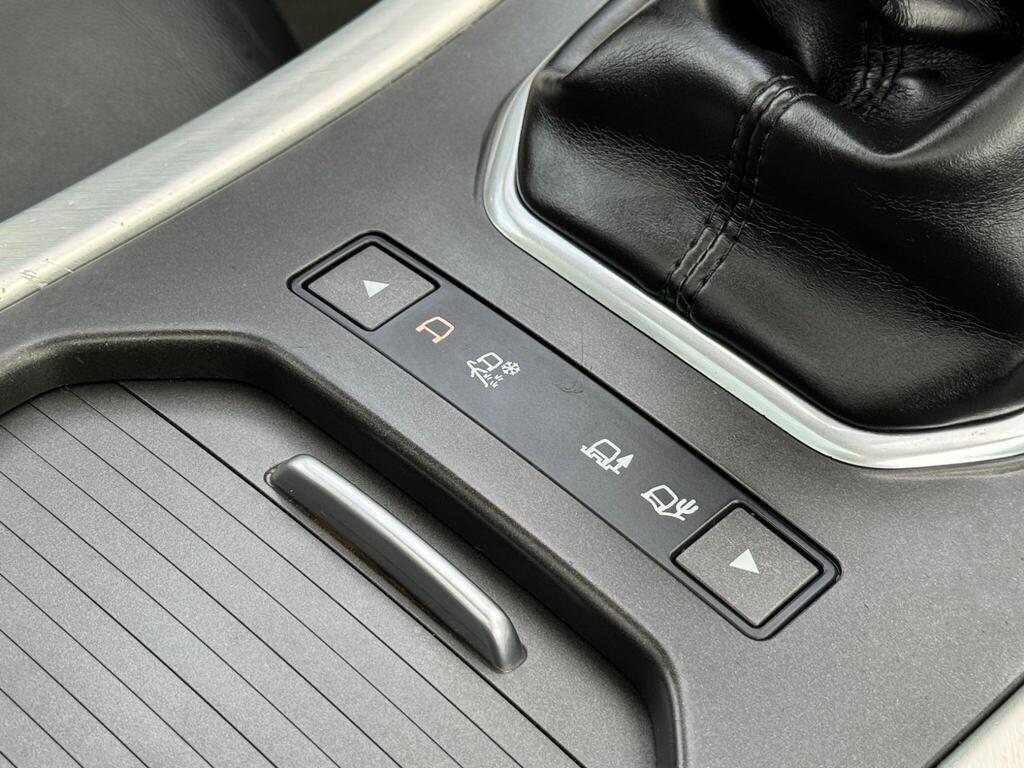 Land Rover Range Rover Evoque view 25