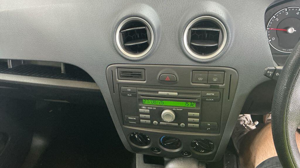 Ford Fusion view 19
