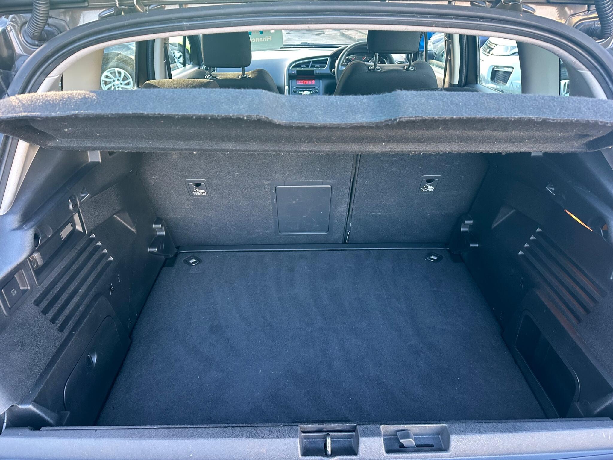 Peugeot 3008 view 17