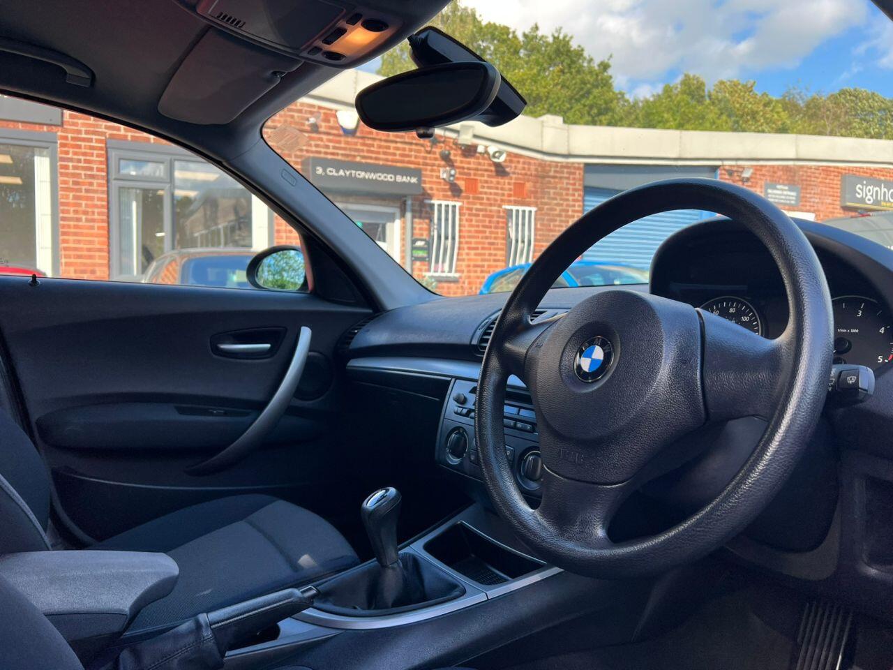BMW 1 Series view 13