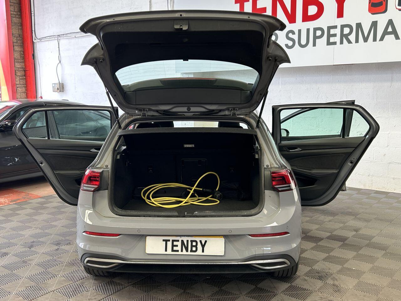 Volkswagen Golf view 15