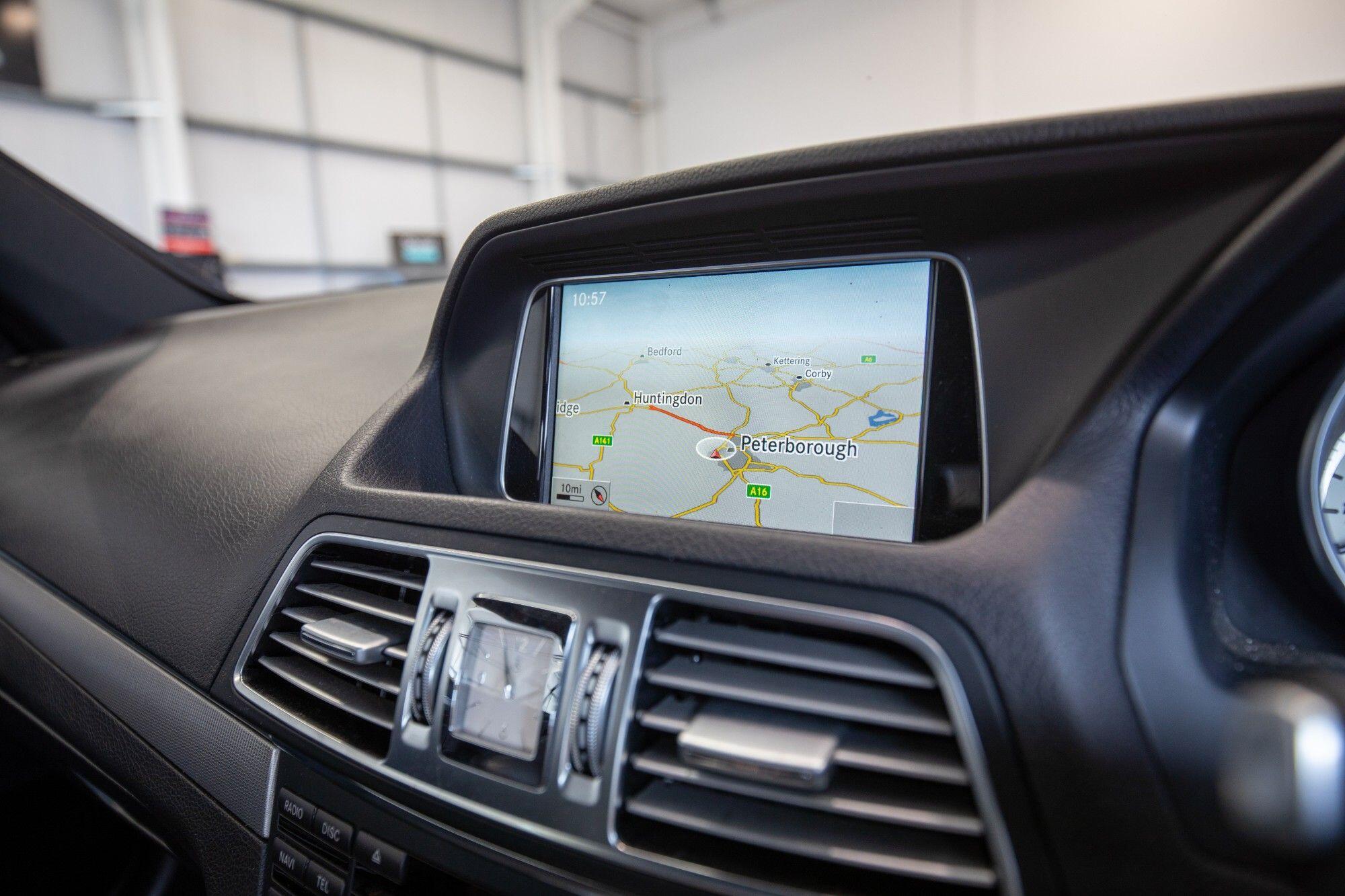 Mercedes-Benz E-Class view 17