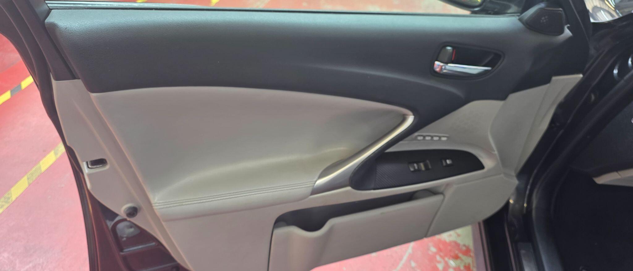 Lexus IS view 21