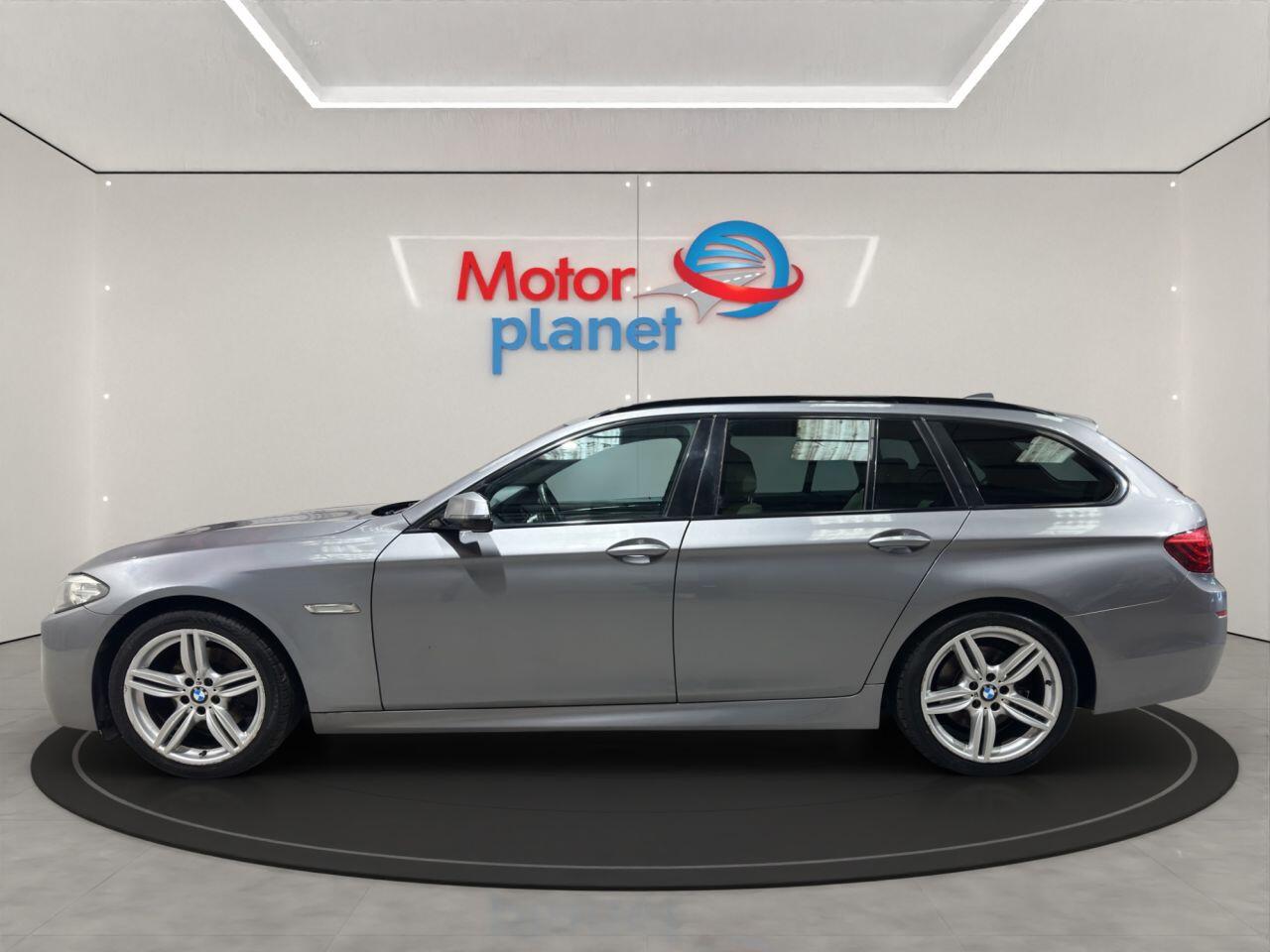 BMW 5 Series view 4