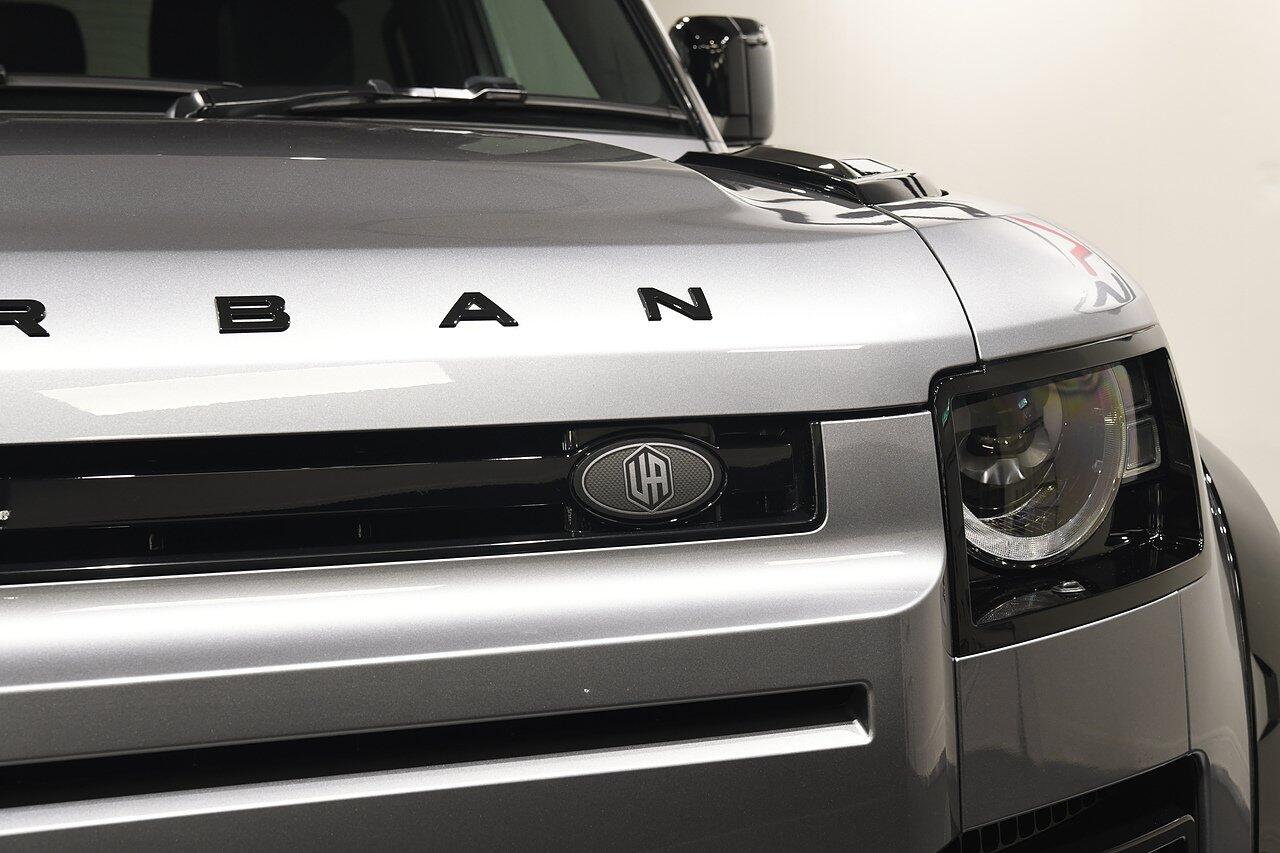 Land Rover Defender view 31