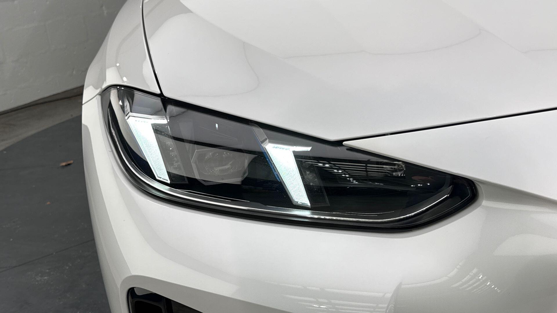BMW 4 Series view 22