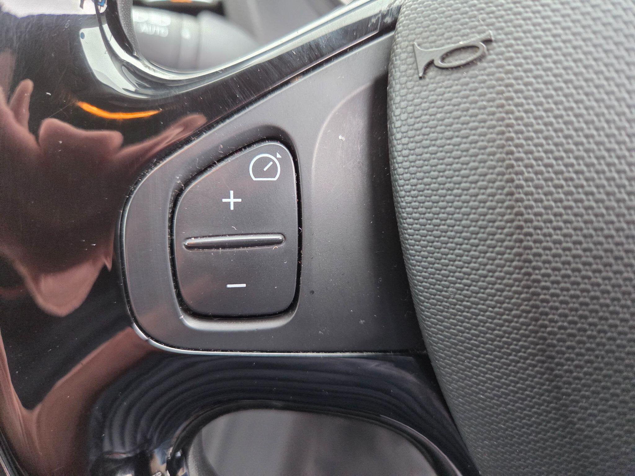 2015 Renault Captur image 10