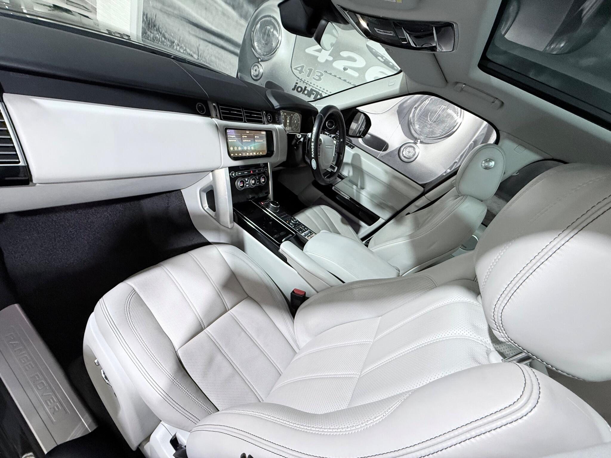 Land Rover Range Rover view 7