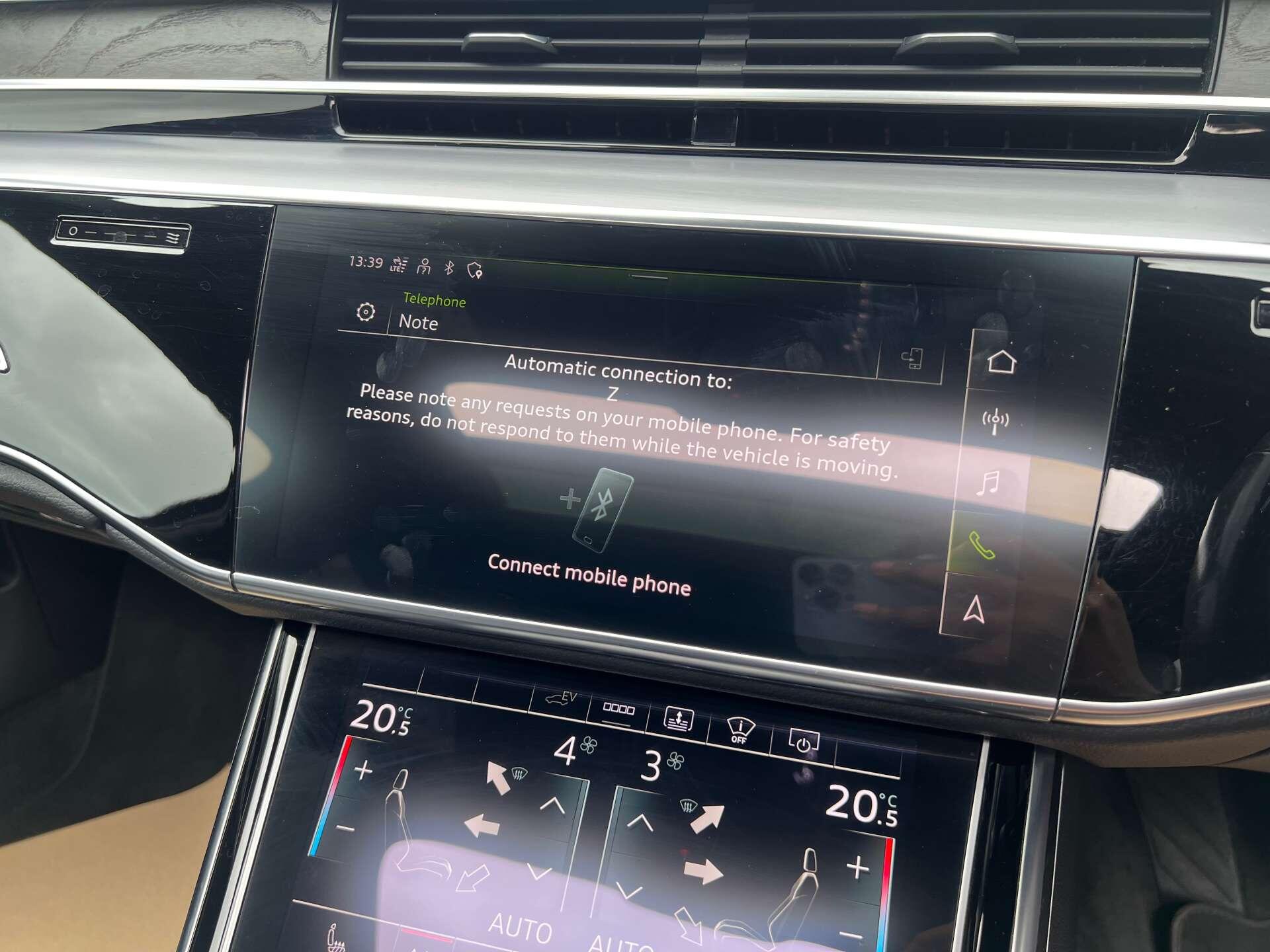 Audi A8 view 27