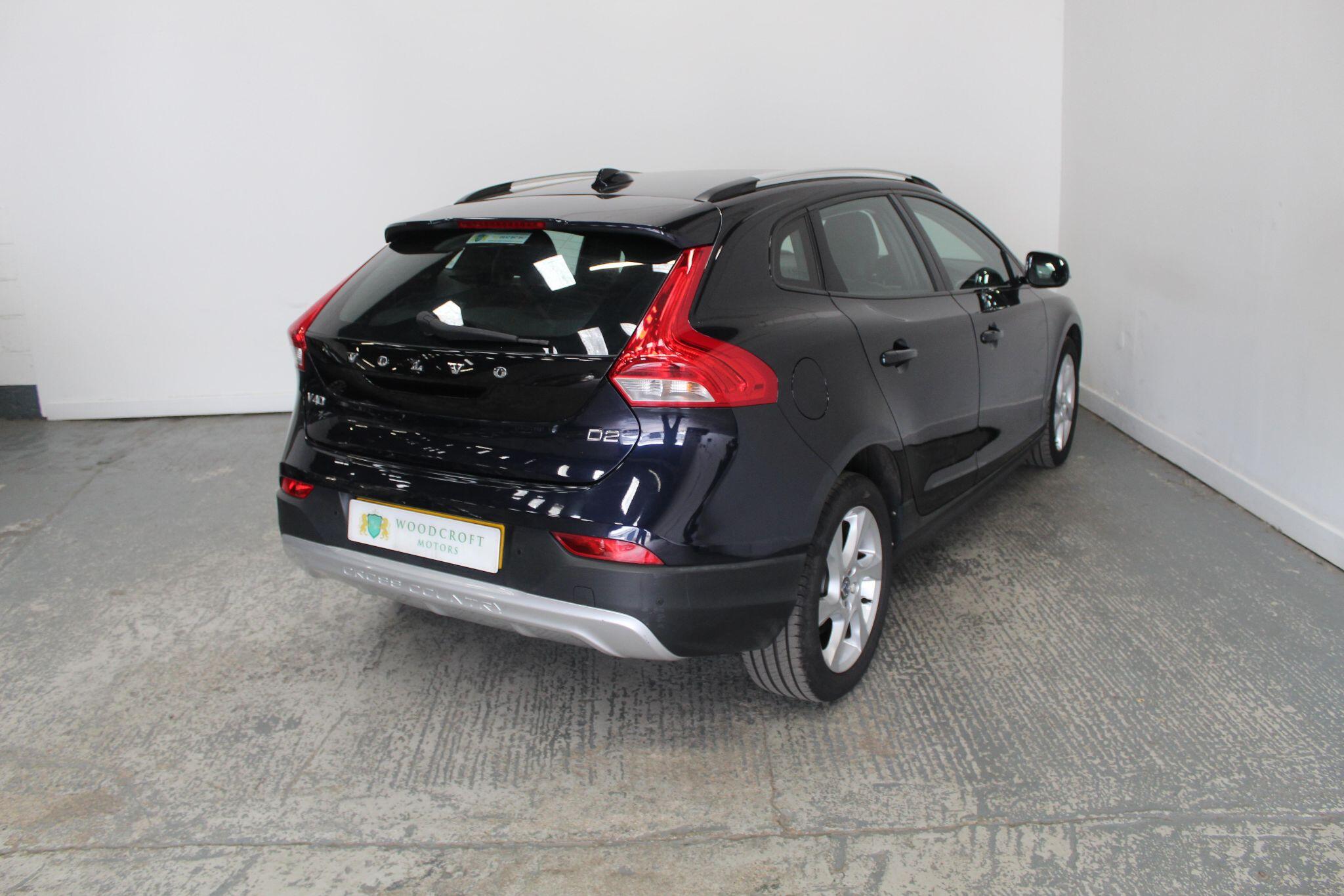 Volvo V40 Cross Country view 8