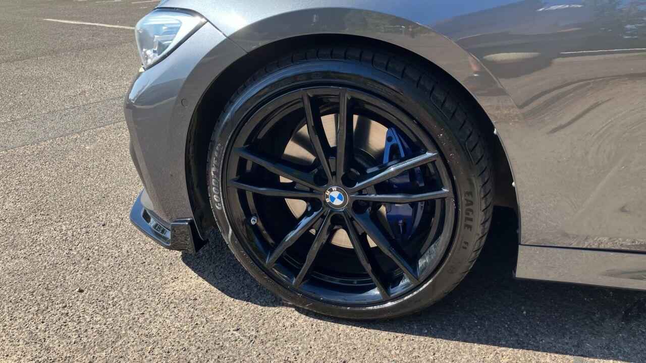 BMW 3 Series view 13