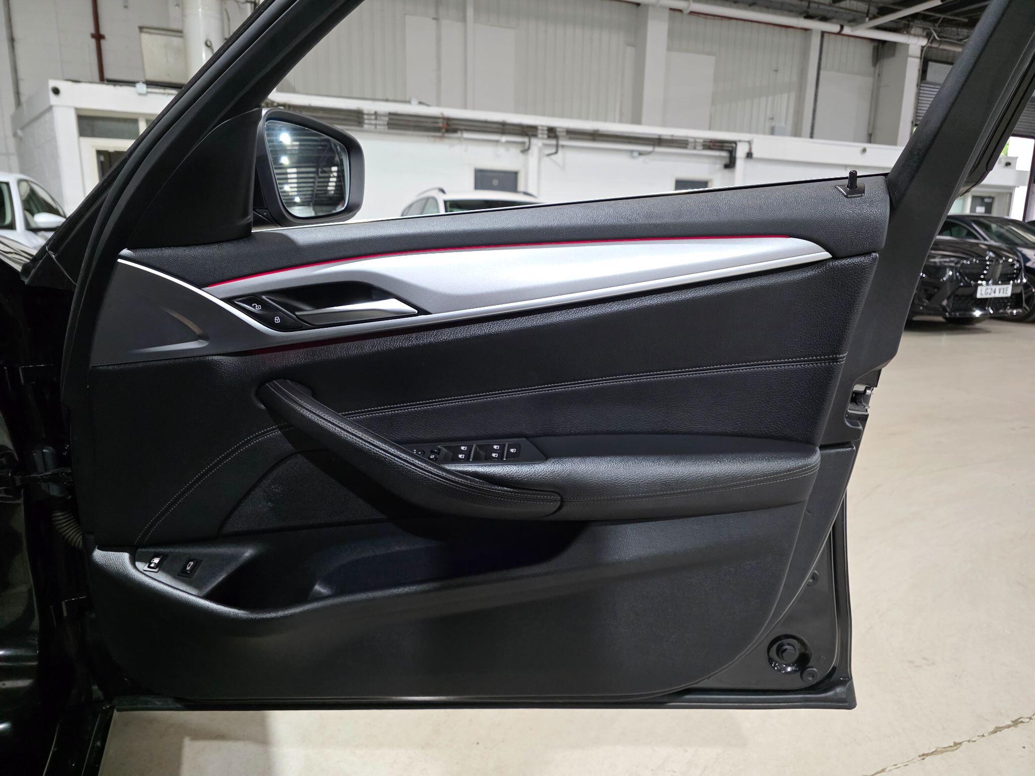 BMW 5 Series view 15