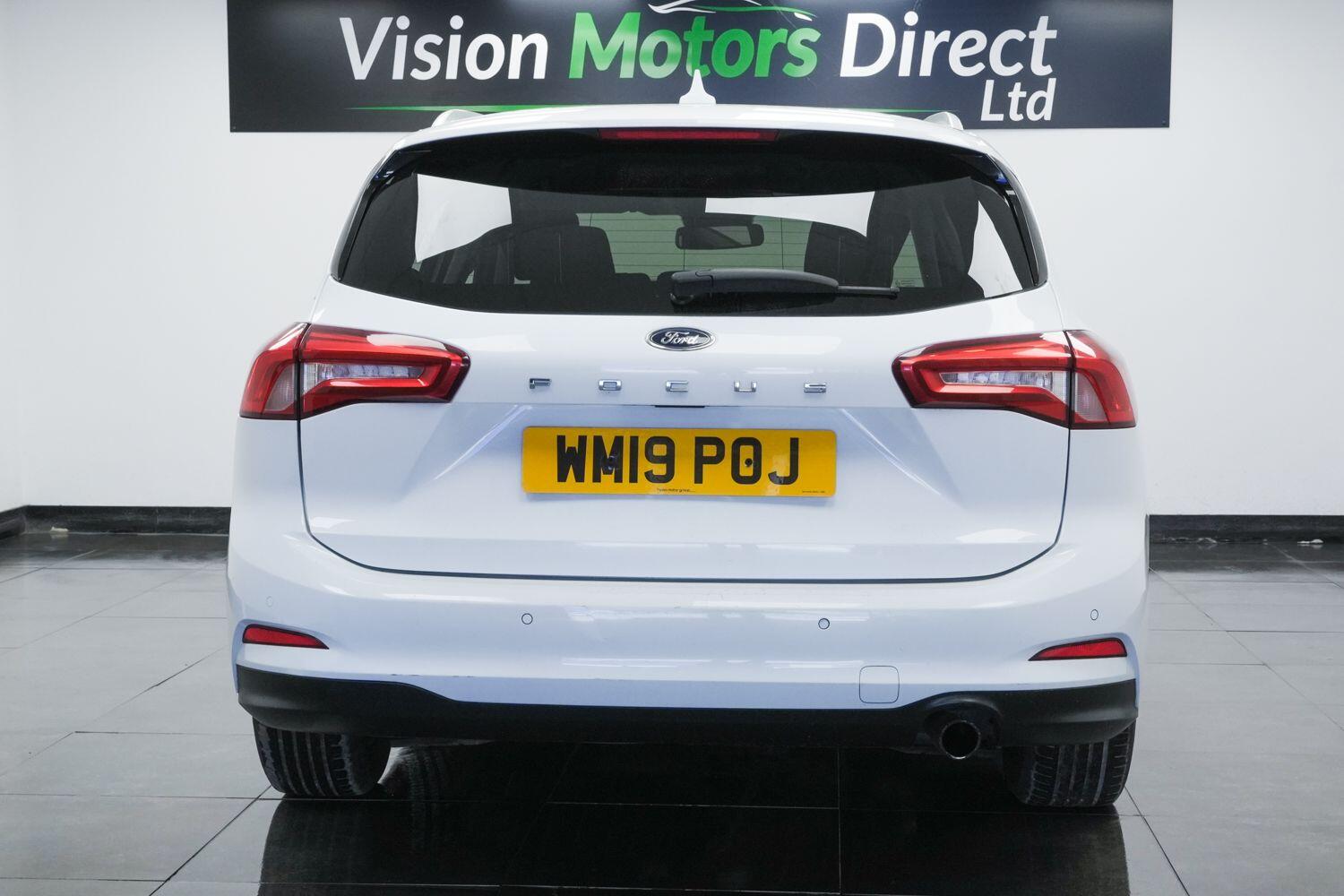 Ford Focus view 3