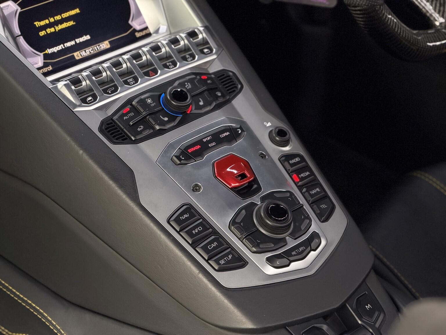 Lamborghini Aventador view 62